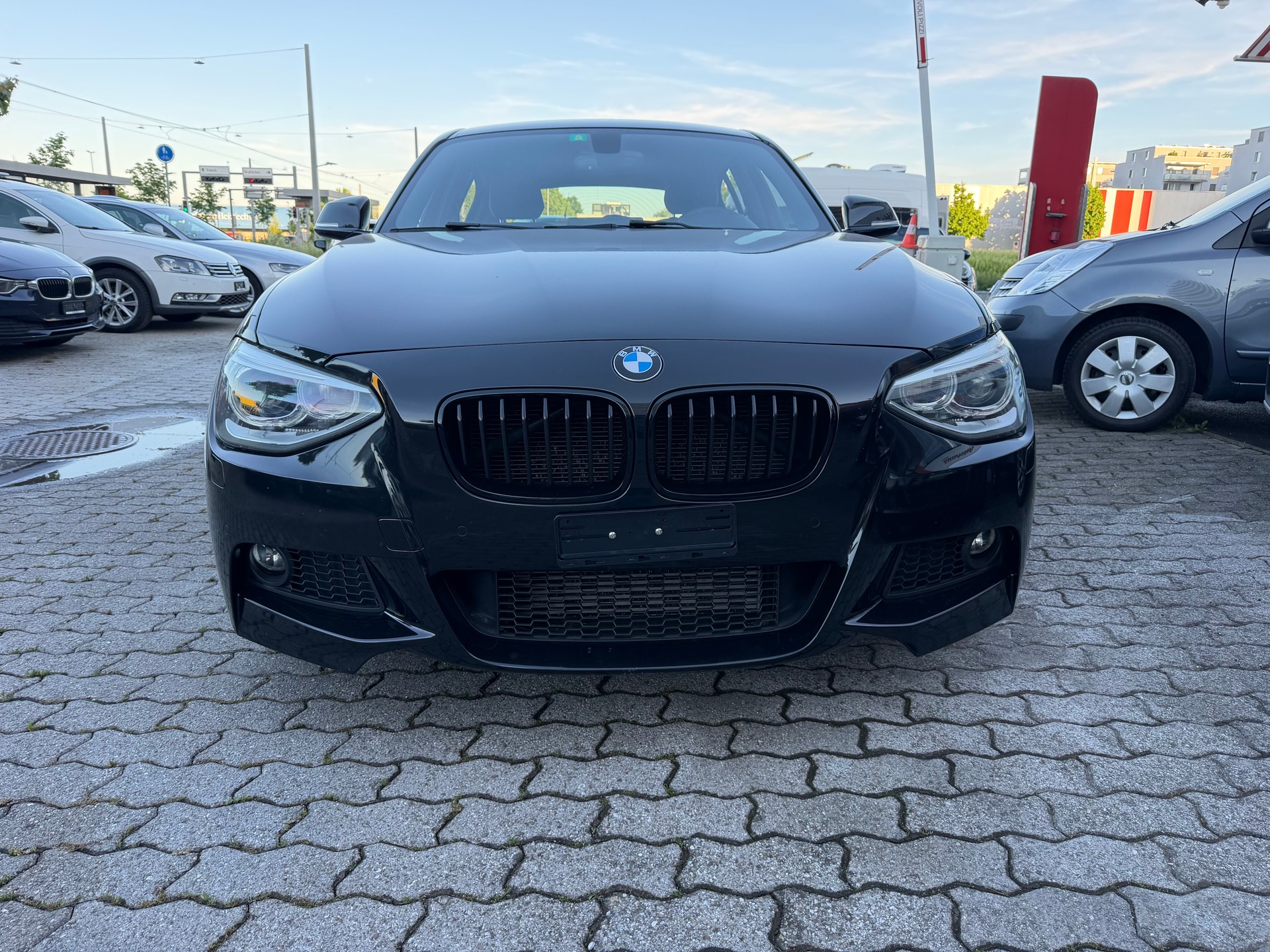 BMW 118d xDrive Sport Line-showroom-element-2