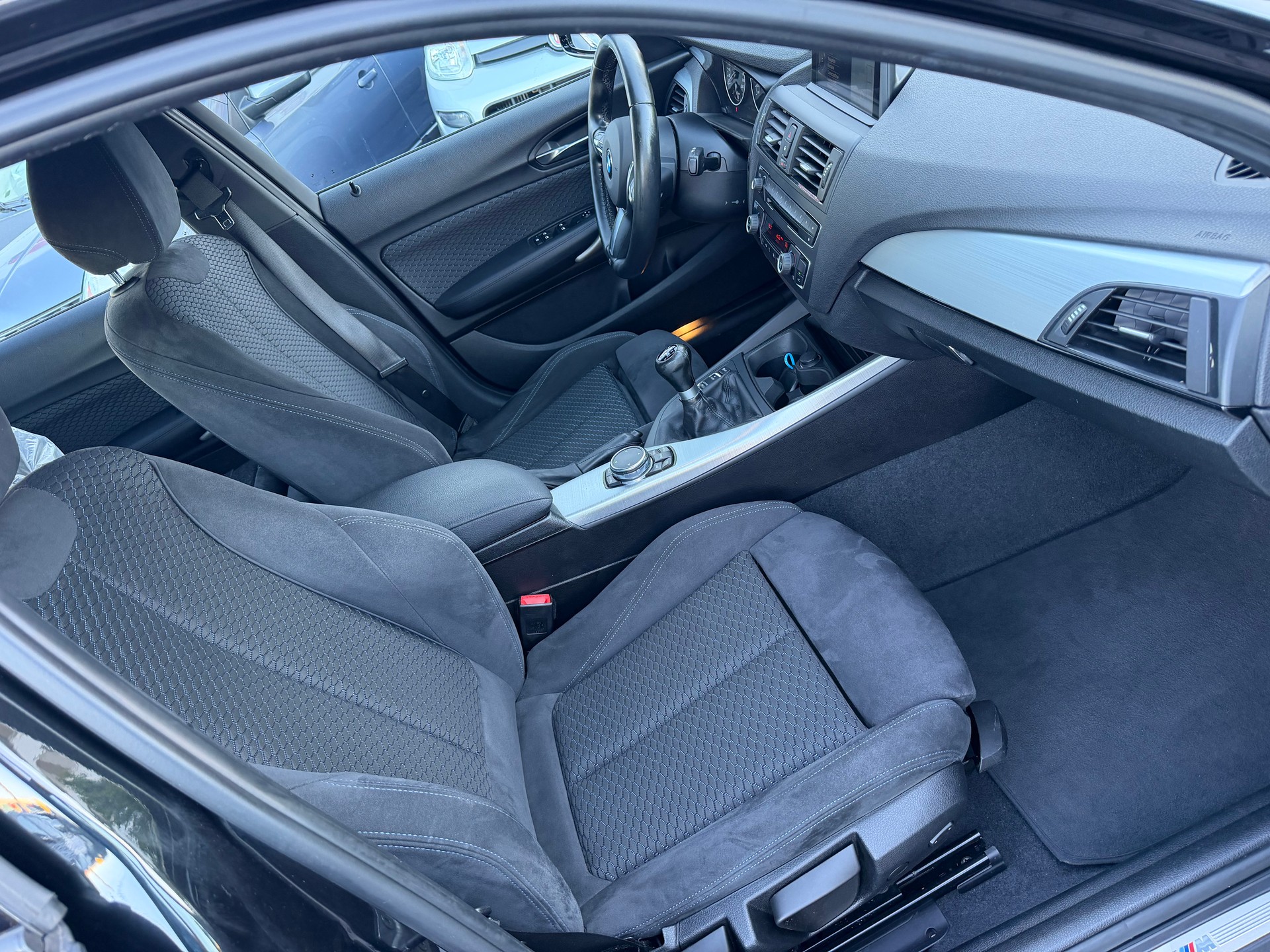 BMW 118d xDrive Sport Line-image-10