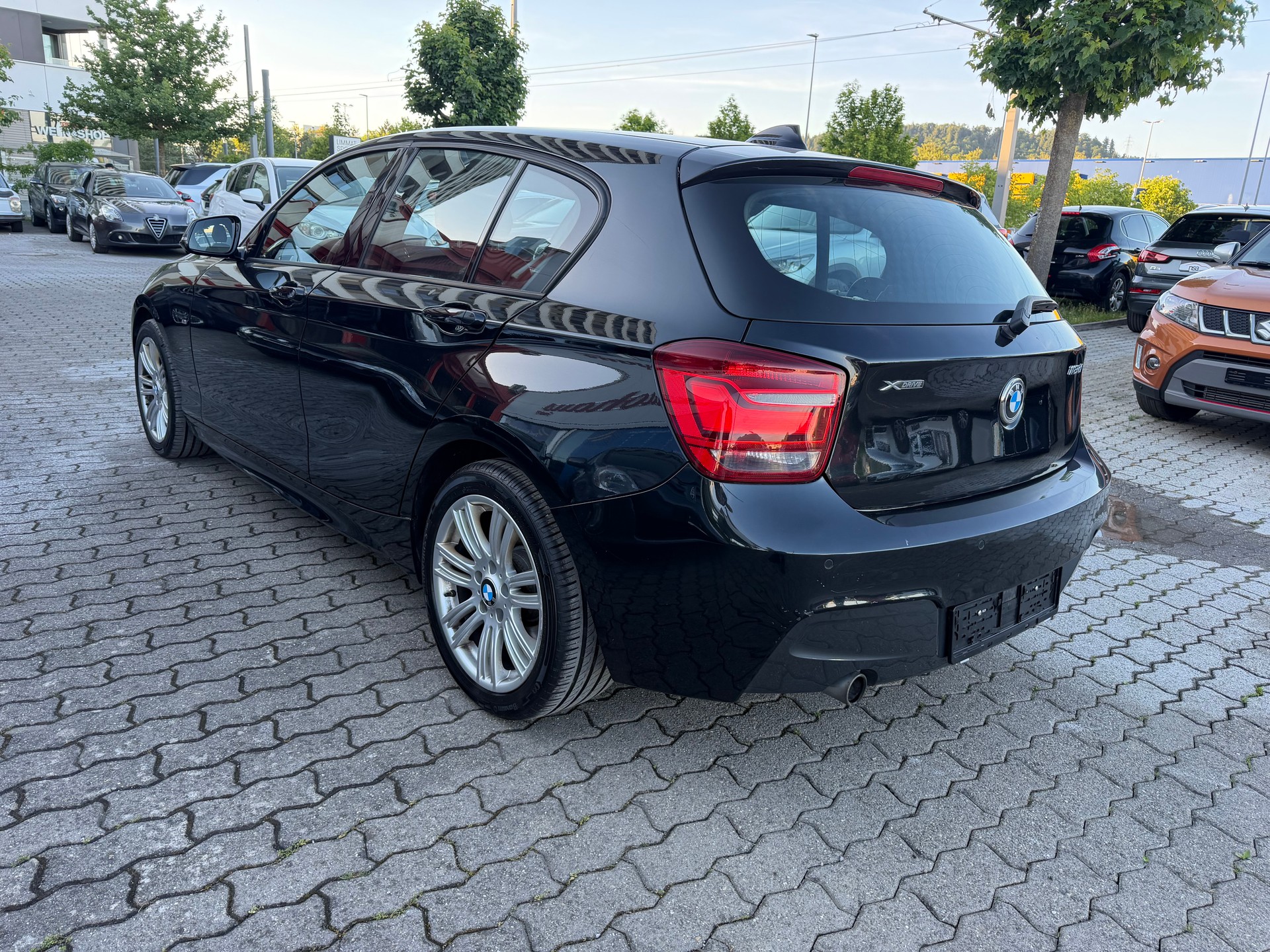 BMW 118d xDrive Sport Line-image-4