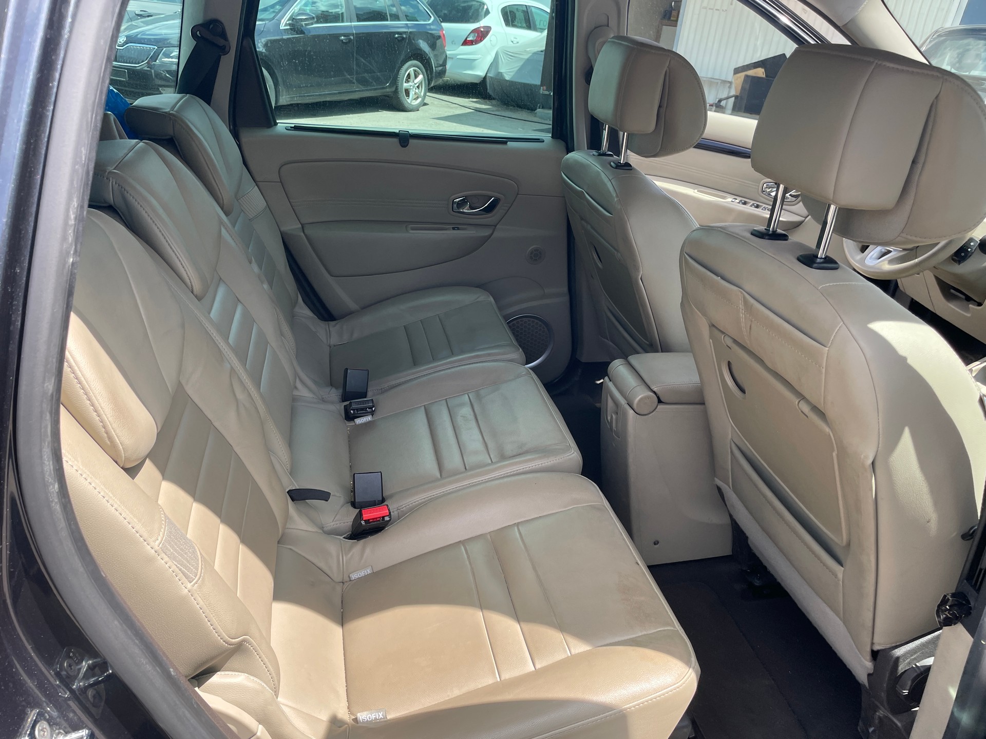 RENAULT Grand Scénic 2.0 dCi Bose Automatic-image-10