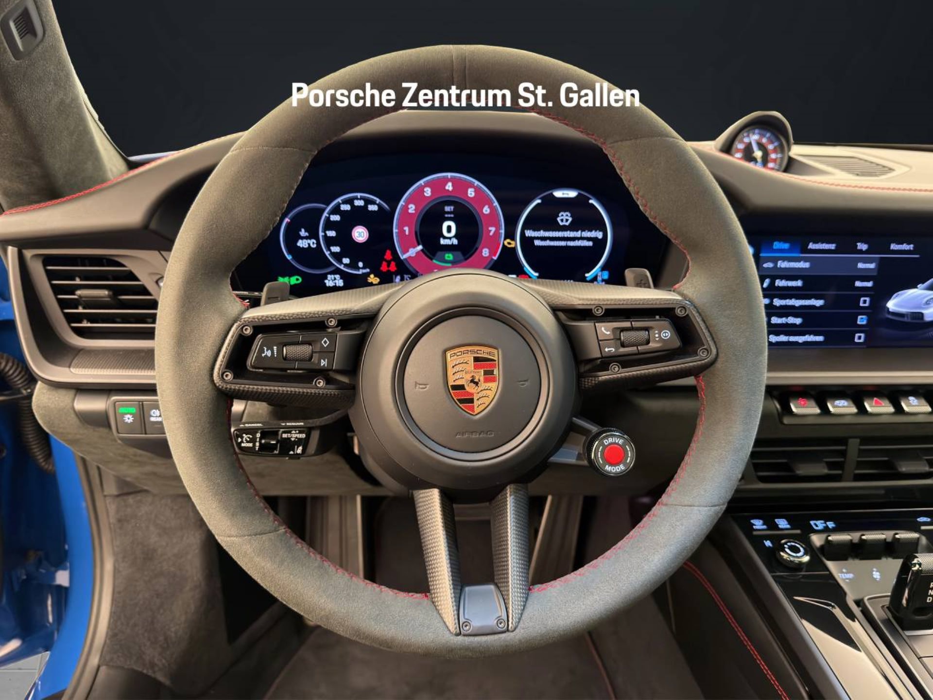 PORSCHE 911 Carrera GTS-image-12