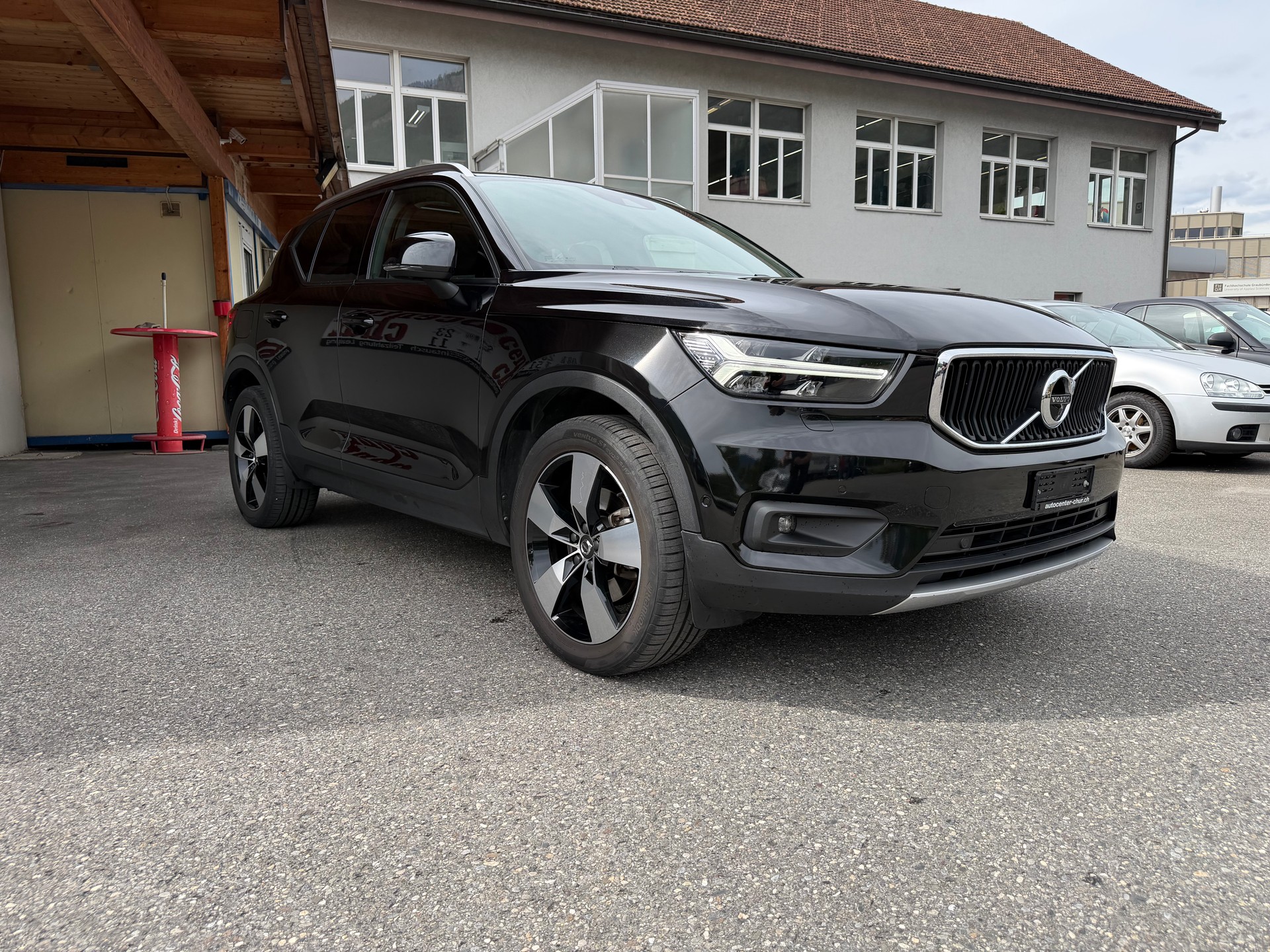 VOLVO XC40 D4 AWD Momentum Geartronic-showroom-element-2