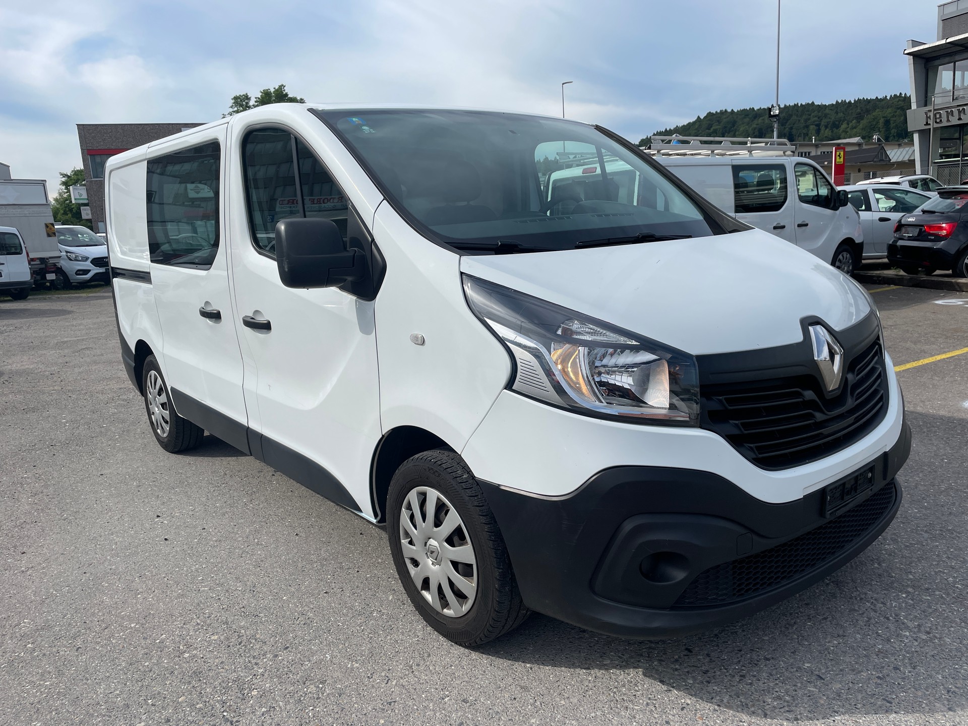 RENAULT Trafic 1.6 dCi 120 2.9t Business L1H1-image-1