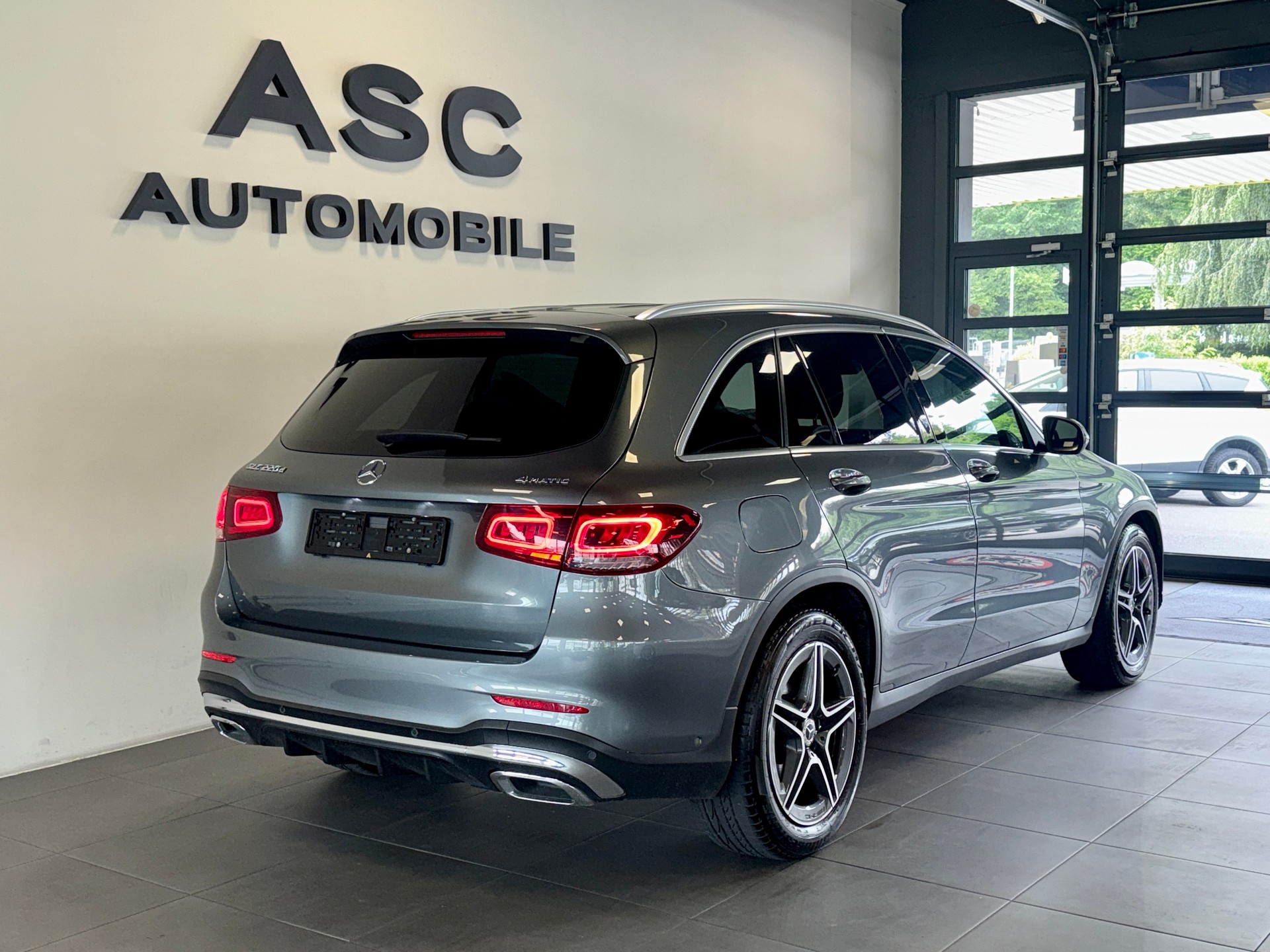 MERCEDES-BENZ GLC 220 d AMG Line 4Matic 9G-Tronic *Virtual Tacho*-image-2