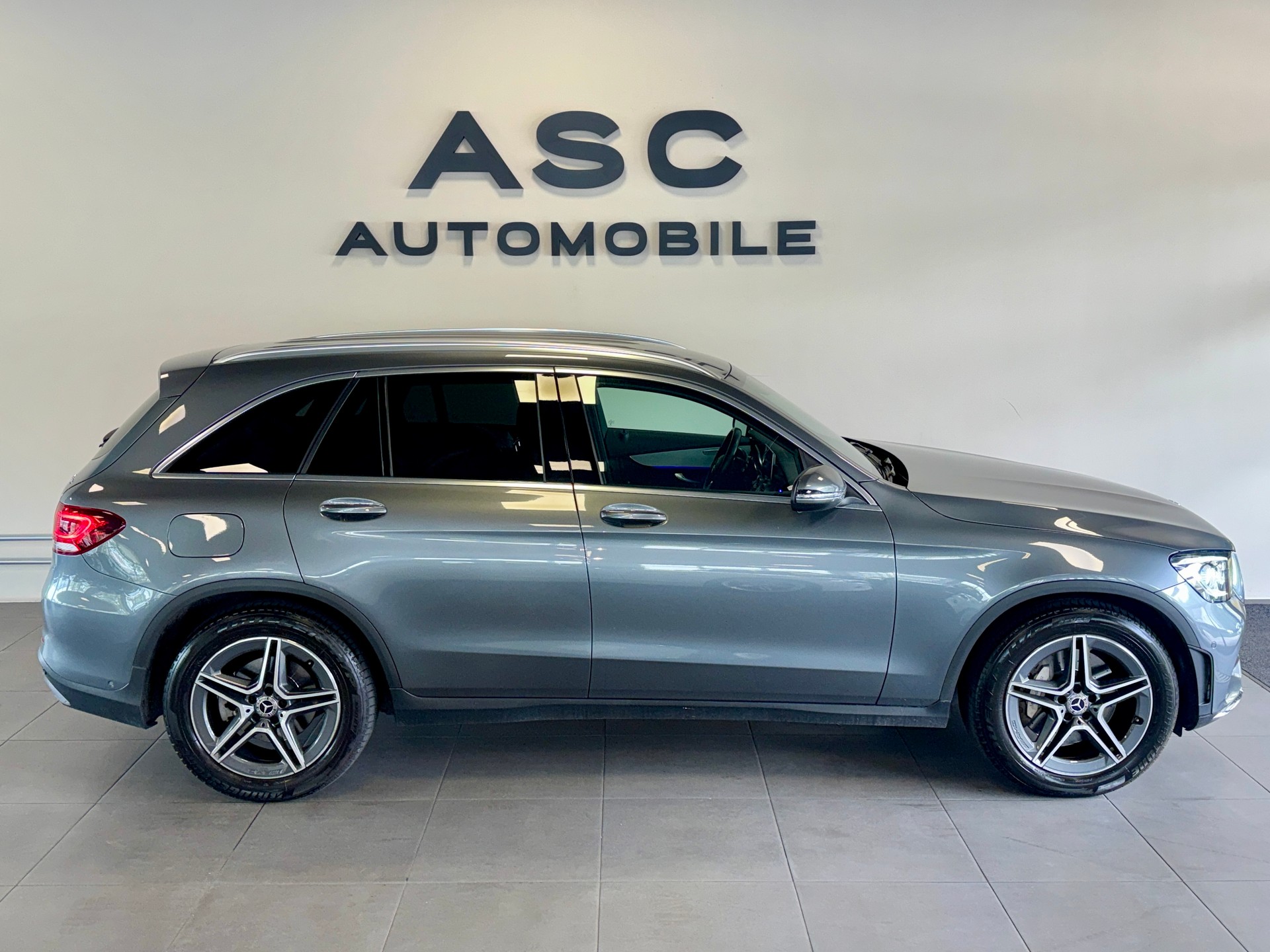 MERCEDES-BENZ GLC 220 d AMG Line 4Matic 9G-Tronic *Virtual Tacho*-image-1