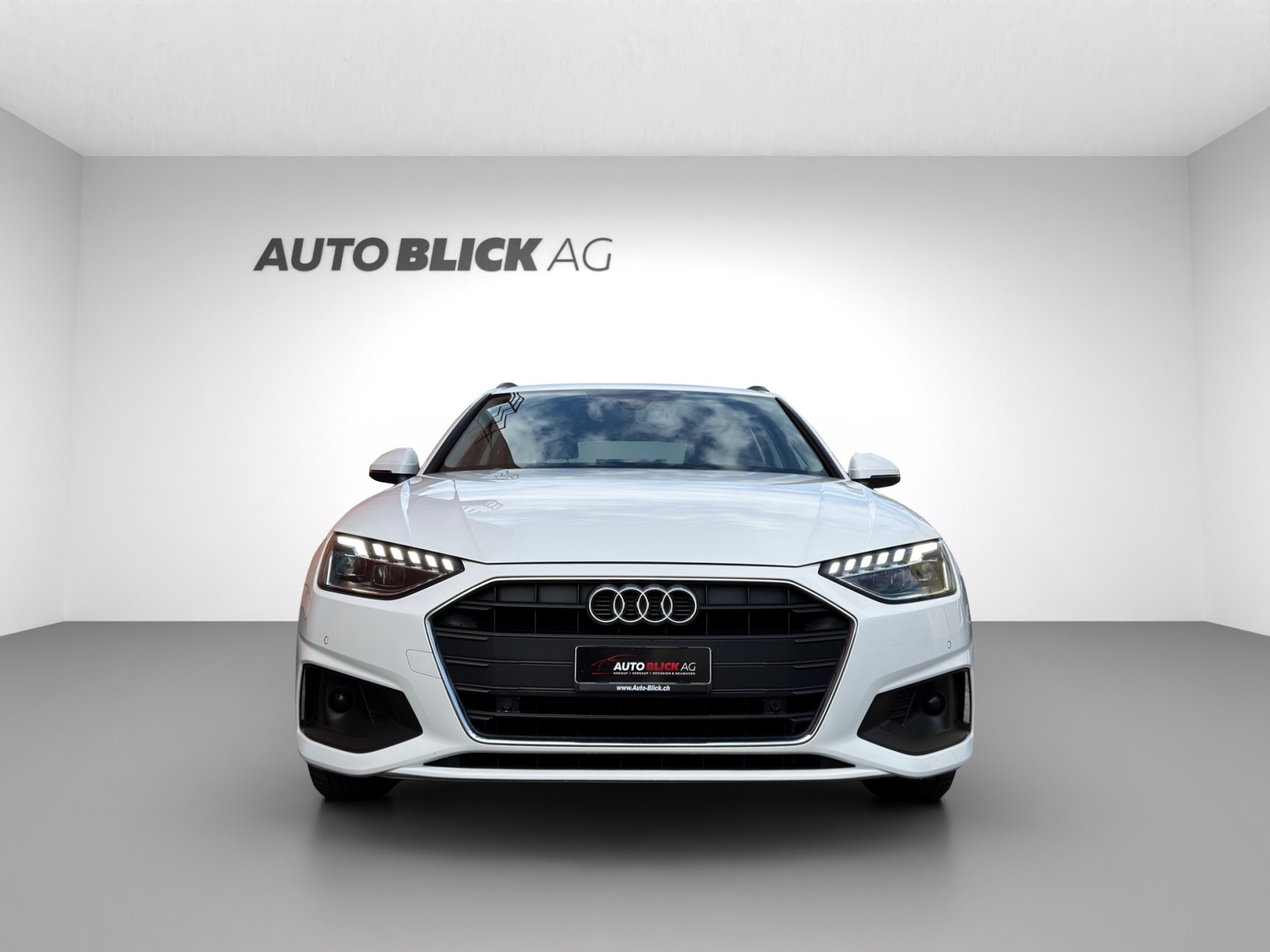 AUDI A4 Avant 35 TDI Attraction S-tronic-image-2