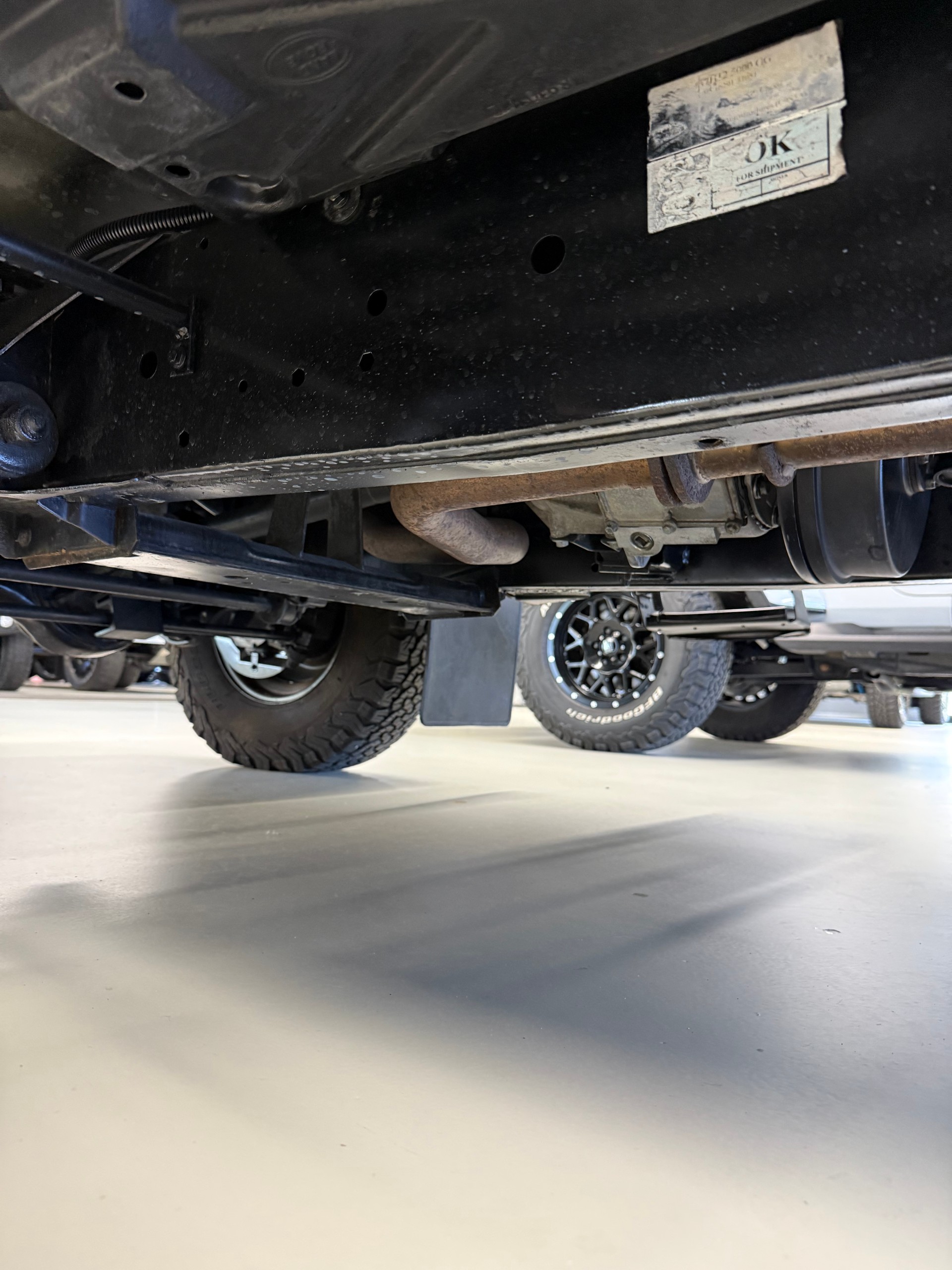 LAND ROVER Defender 90 2.4 Td4 RAW Station Wagon-image-13
