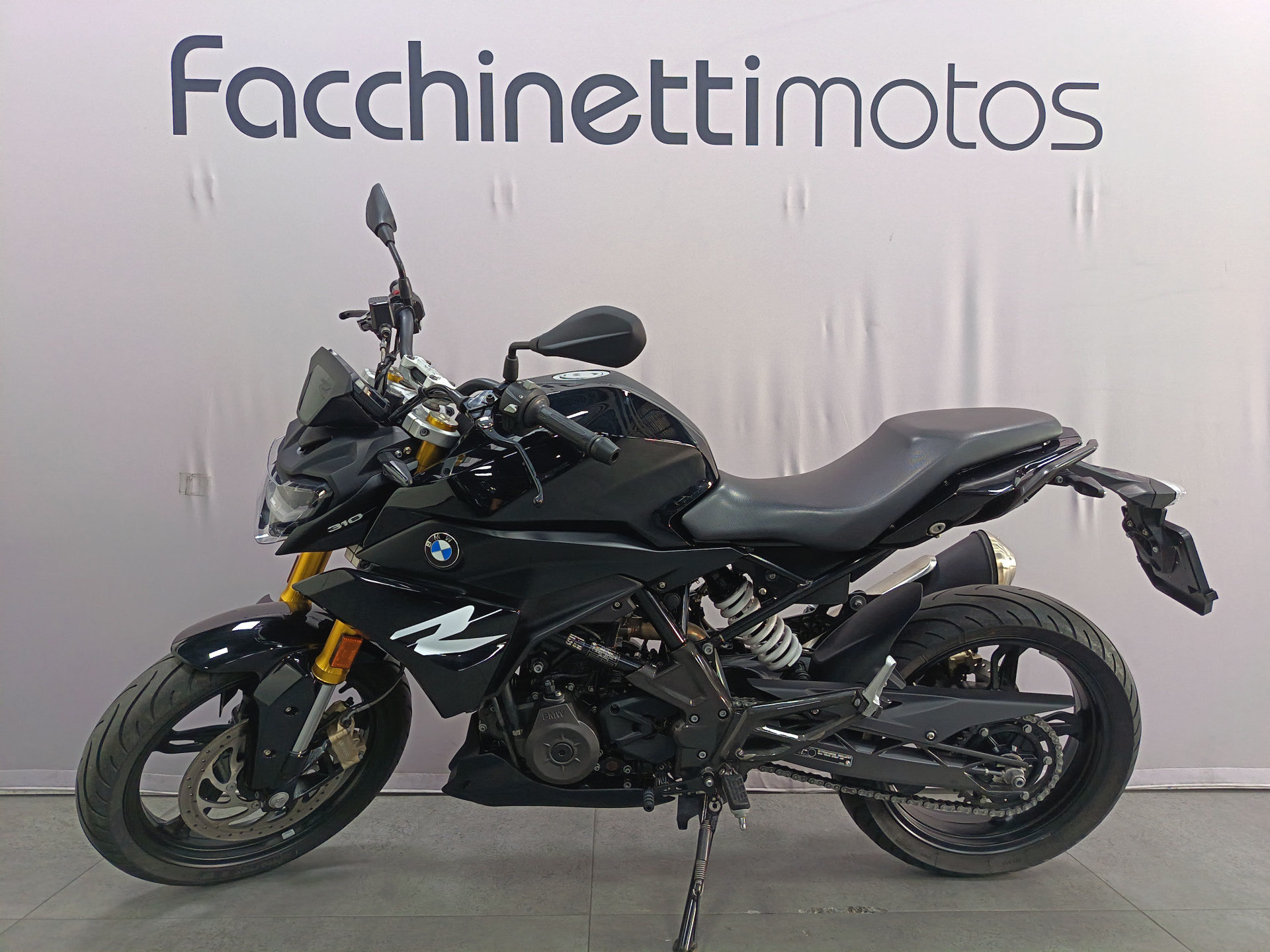 BMW G 310 R-showroom-element-3