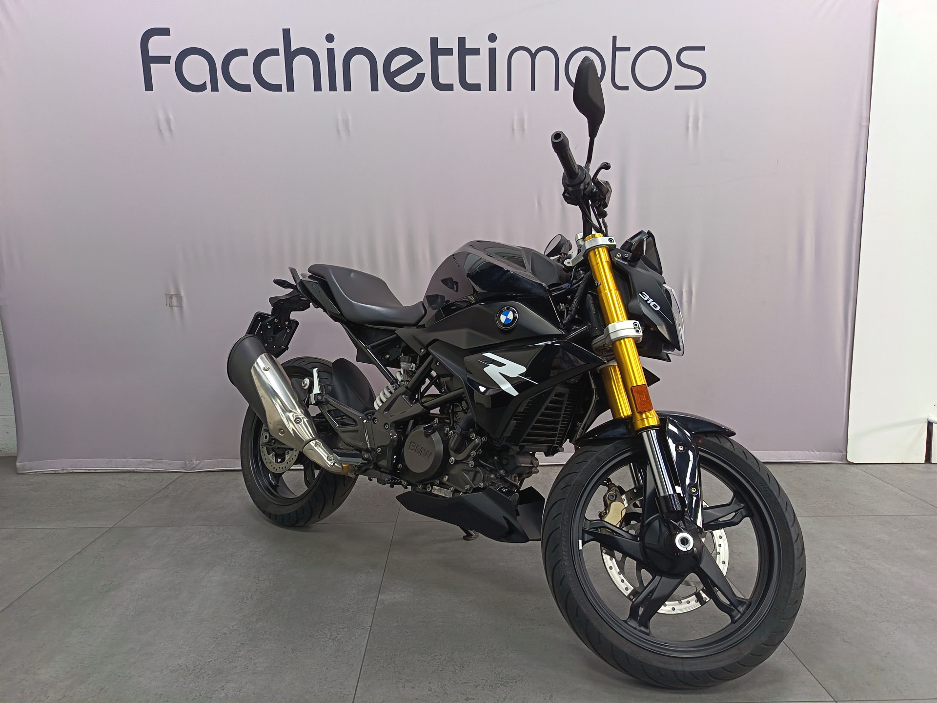 BMW G 310 R-showroom-element-1