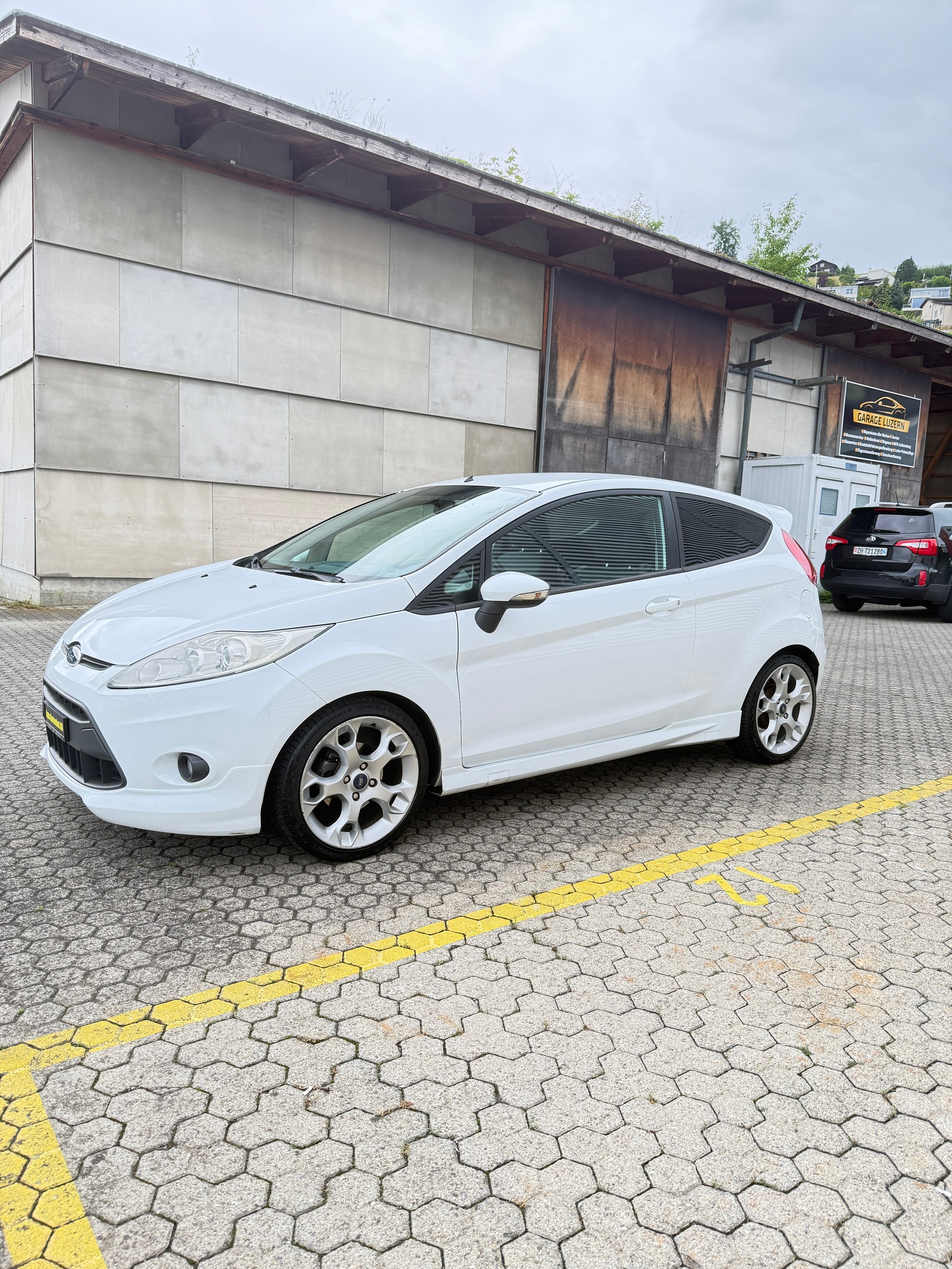 FORD Fiesta 1.6 16V Sport-image-5