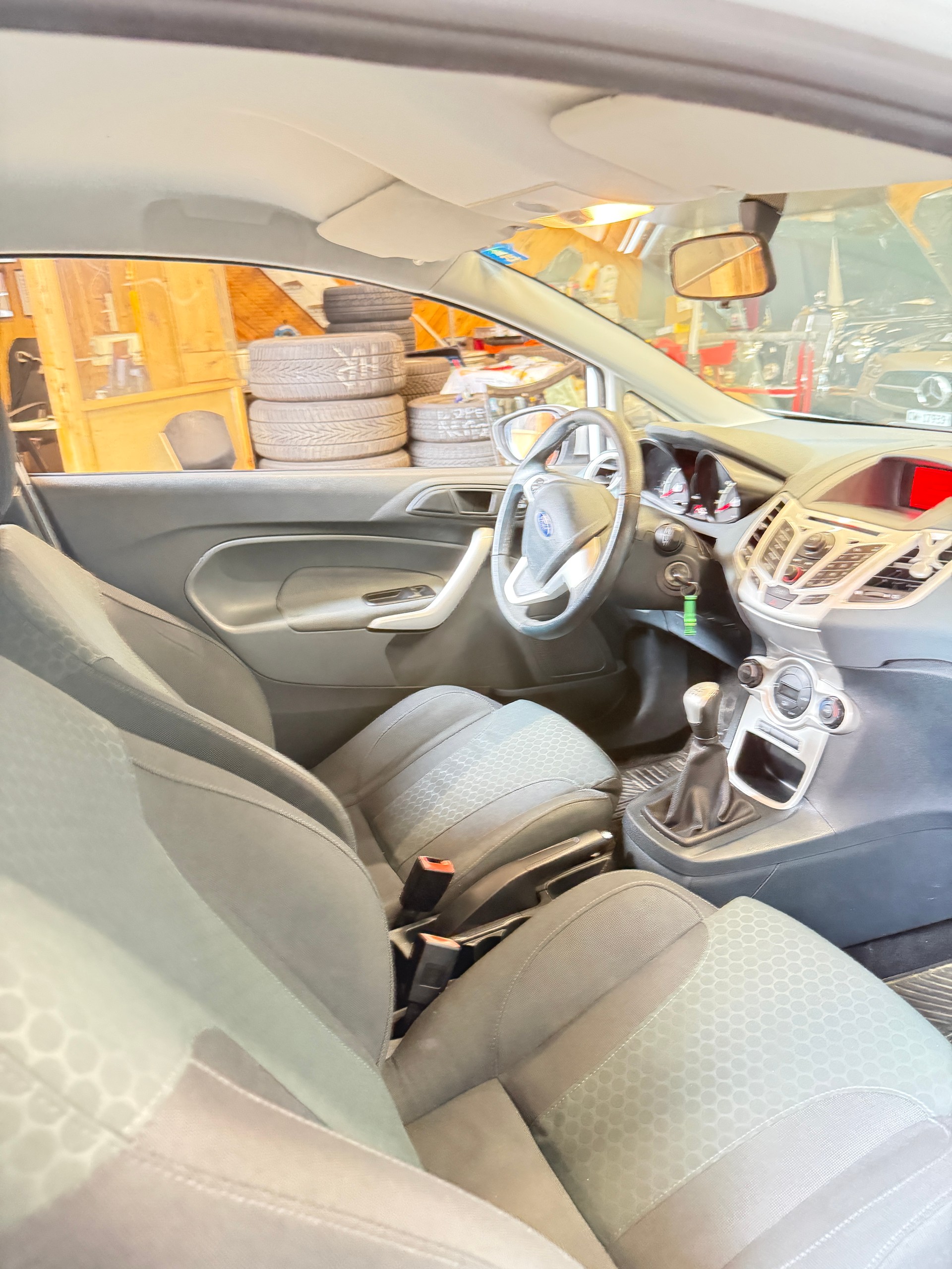 FORD Fiesta 1.6 16V Sport-image-11