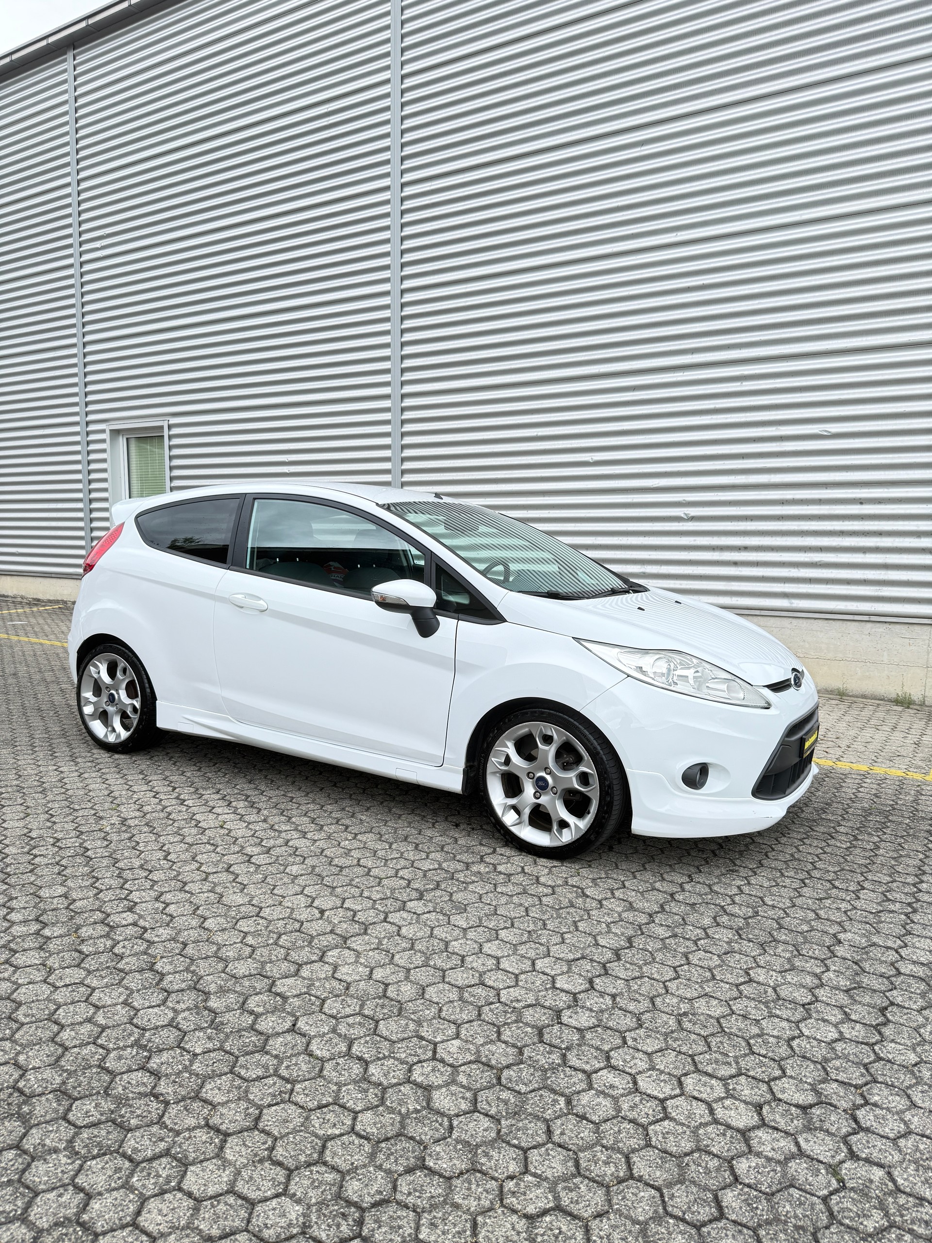 FORD Fiesta 1.6 16V Sport-image-3