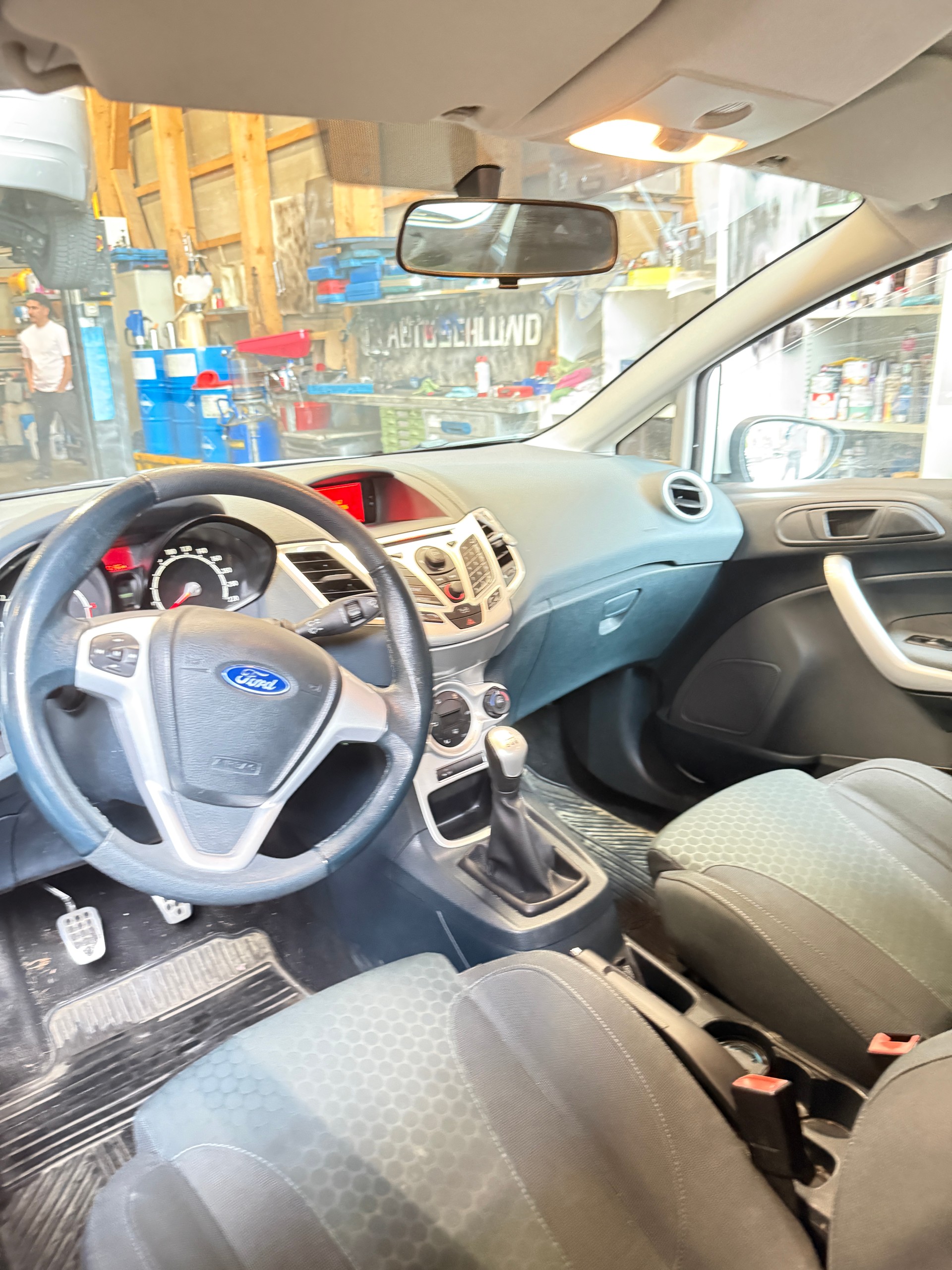 FORD Fiesta 1.6 16V Sport-image-12