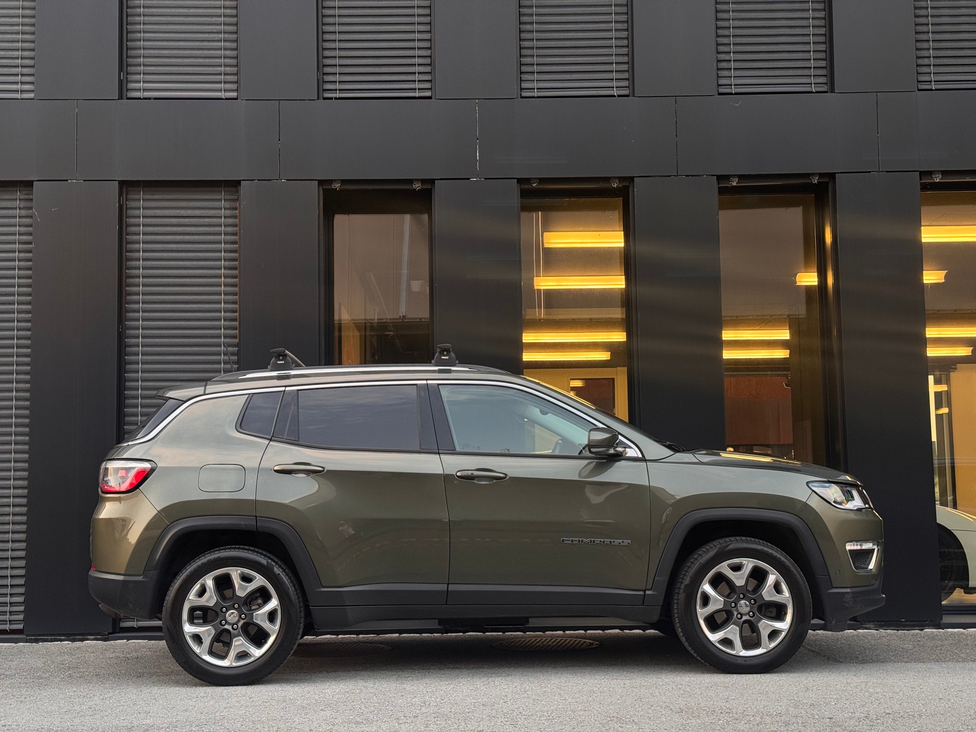 JEEP Compass 1.4 Turbo Limited AWD 9ATX-image-9