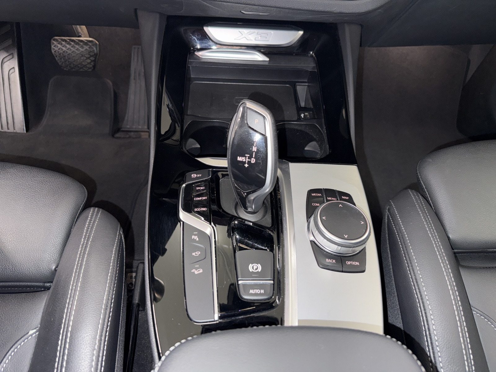 BMW X3 20d xDrive-image-16
