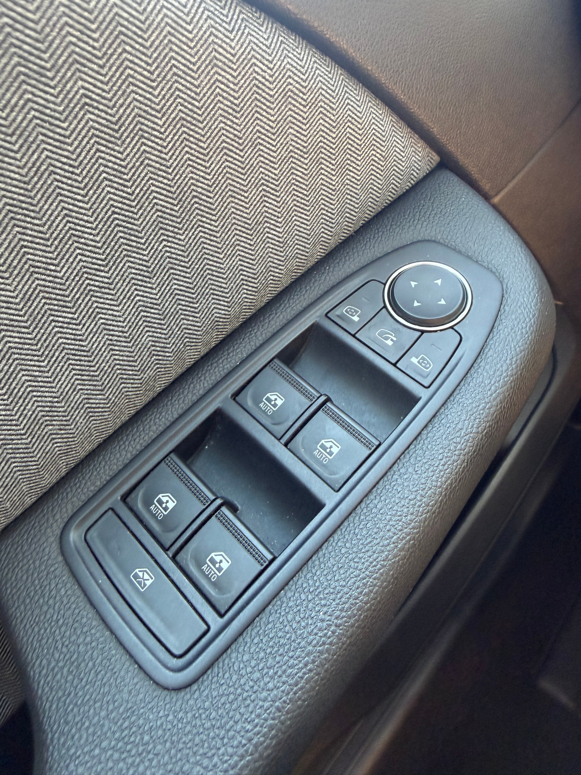 RENAULT Clio 1.6 E-Tech techno-image-13