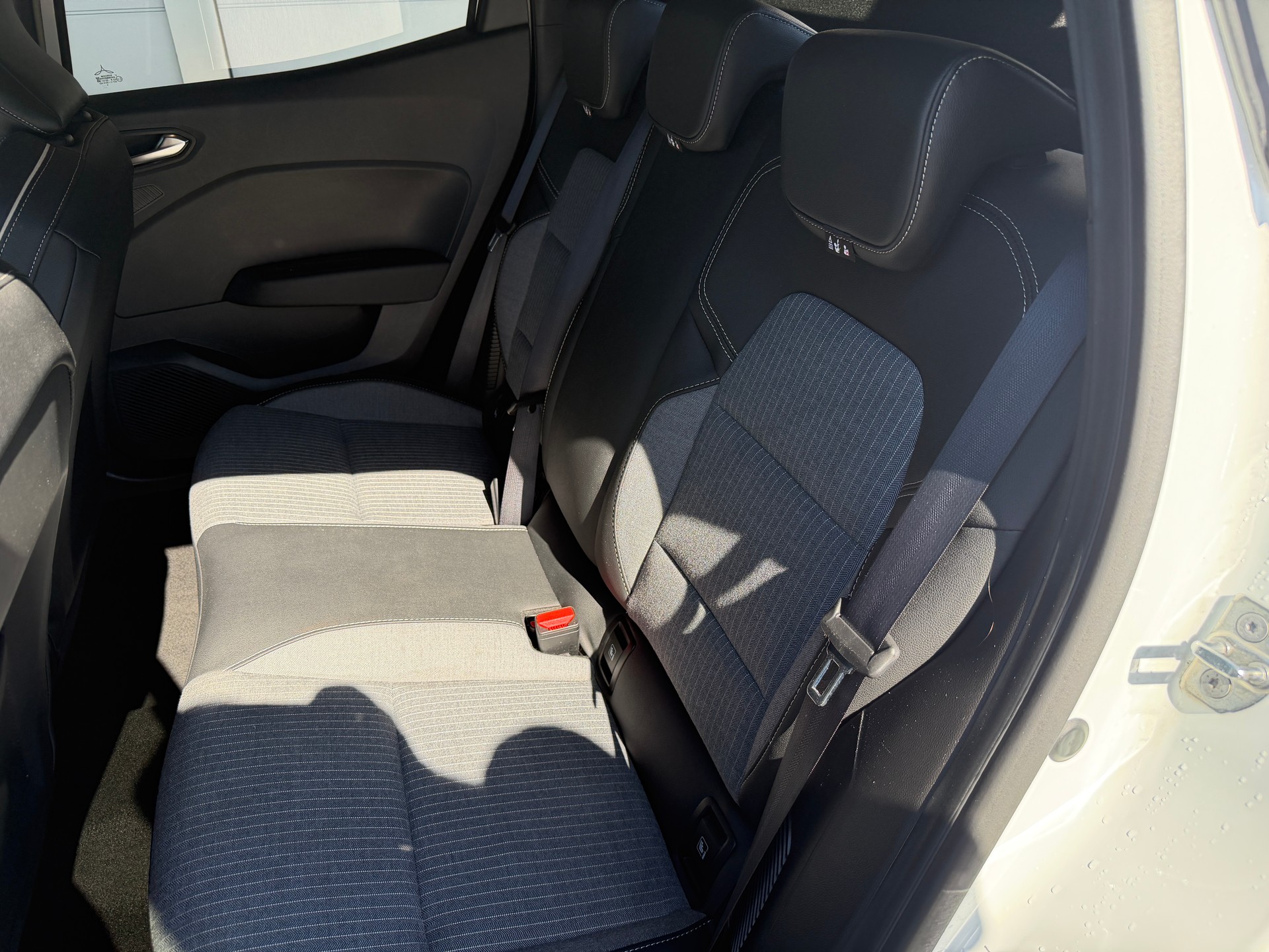 RENAULT Clio 1.6 E-Tech techno-image-5