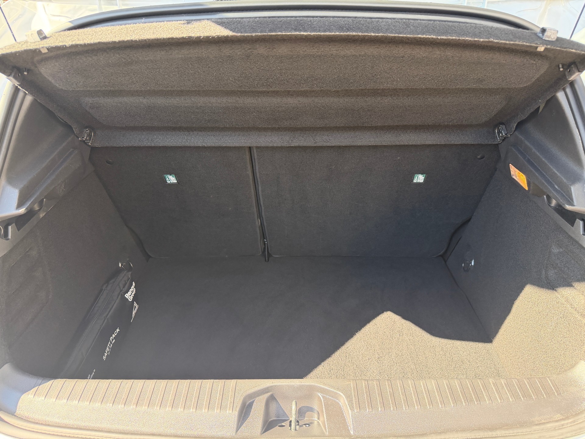 RENAULT Clio 1.6 E-Tech techno-image-6