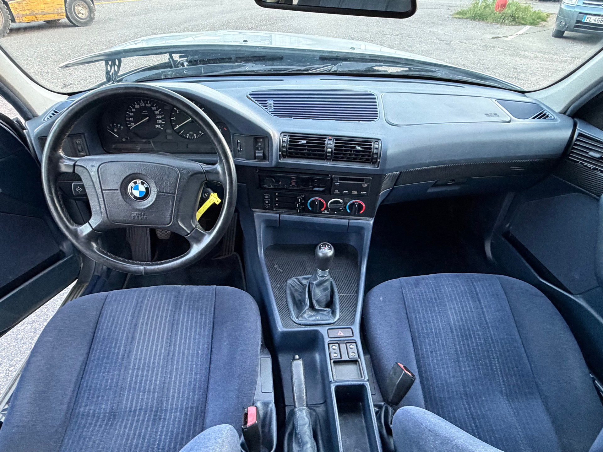 BMW 520i 24V Executive-image-13