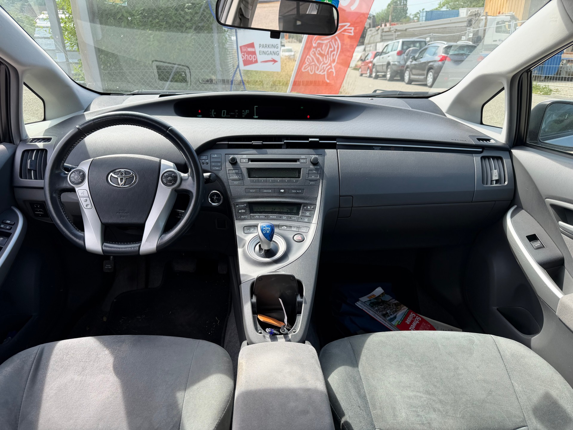 TOYOTA Prius 1.8 16V HSD Sol-image-4