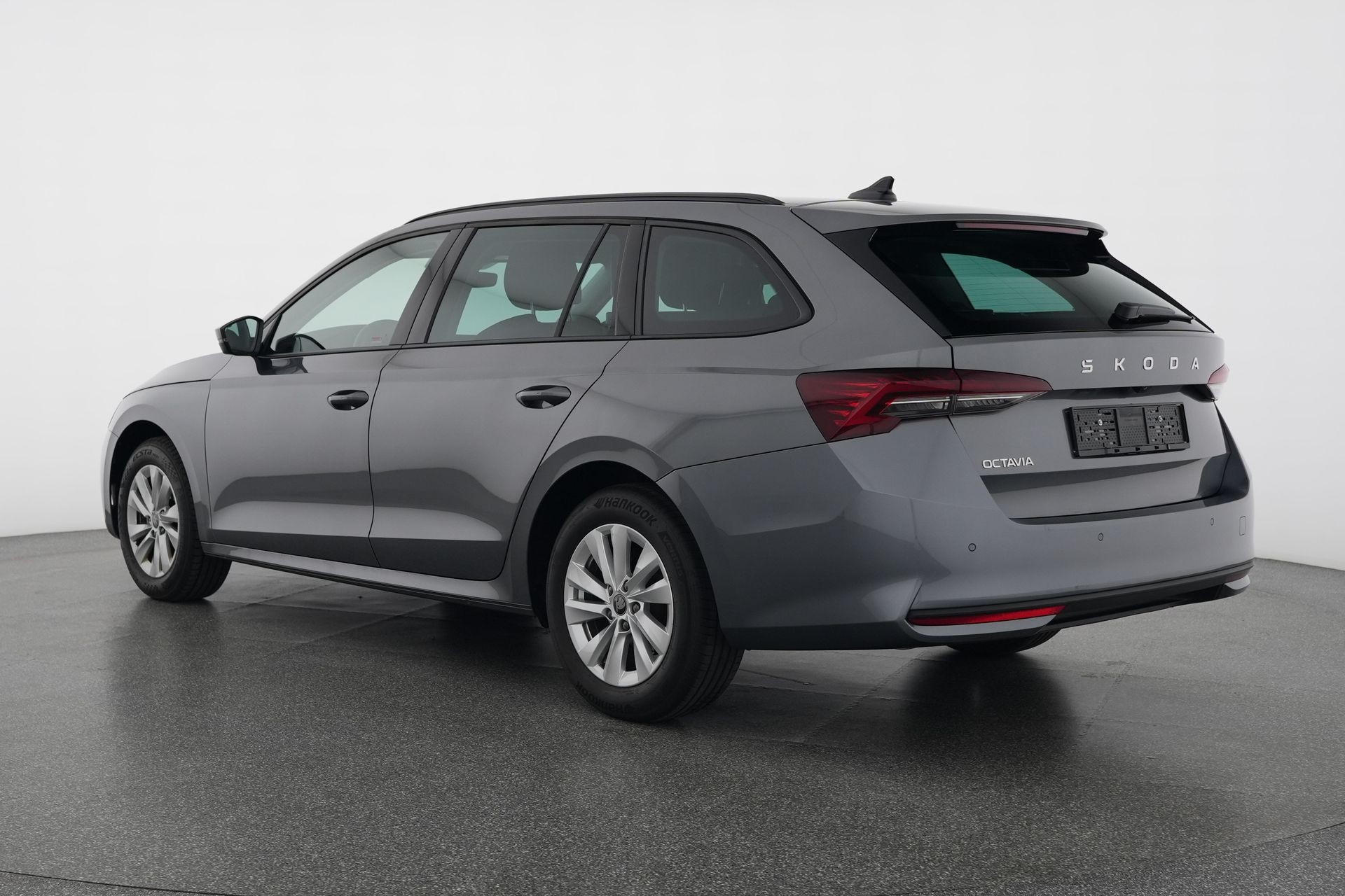 SKODA Octavia Combi 2.0 TDI DSG Selection-image-3
