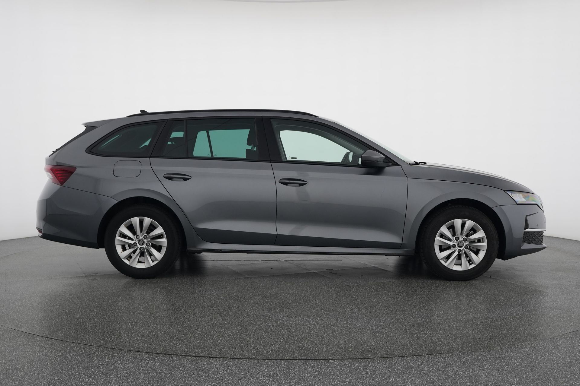 SKODA Octavia Combi 2.0 TDI DSG Selection-image-5