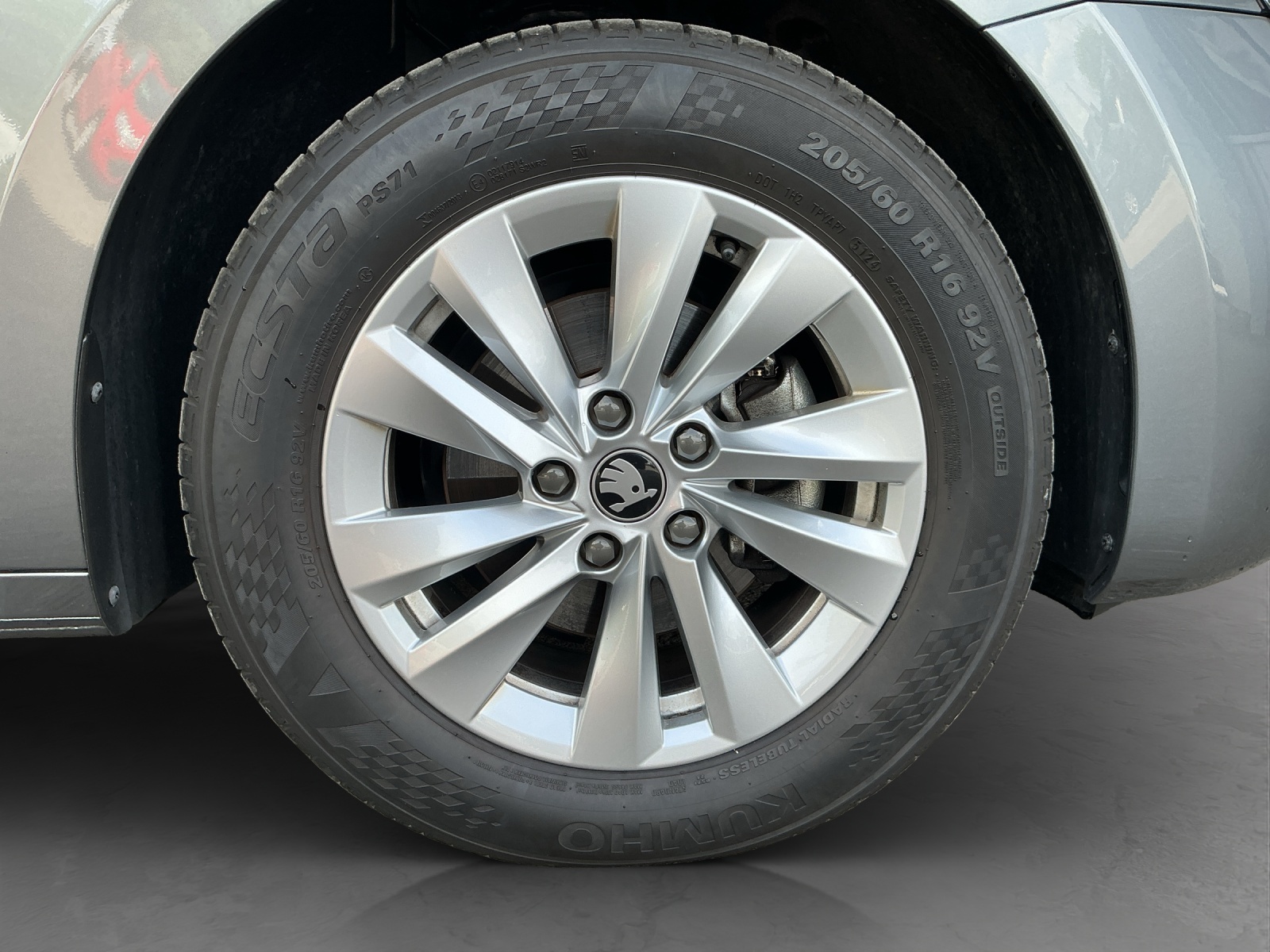 SKODA Octavia Combi 2.0 TDI DSG Selection-image-11
