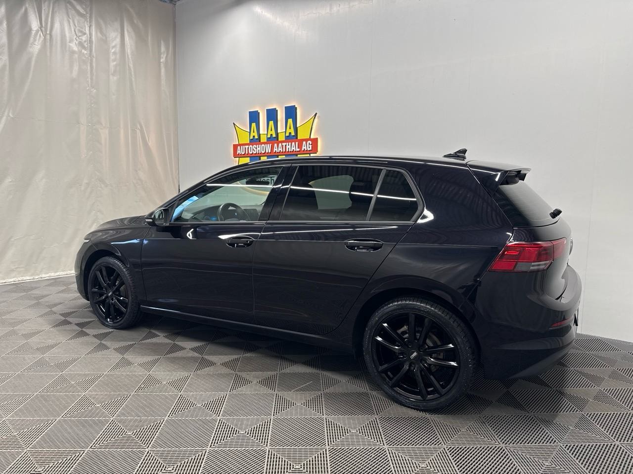 VW Golf 1.0 TSI Life-image-1