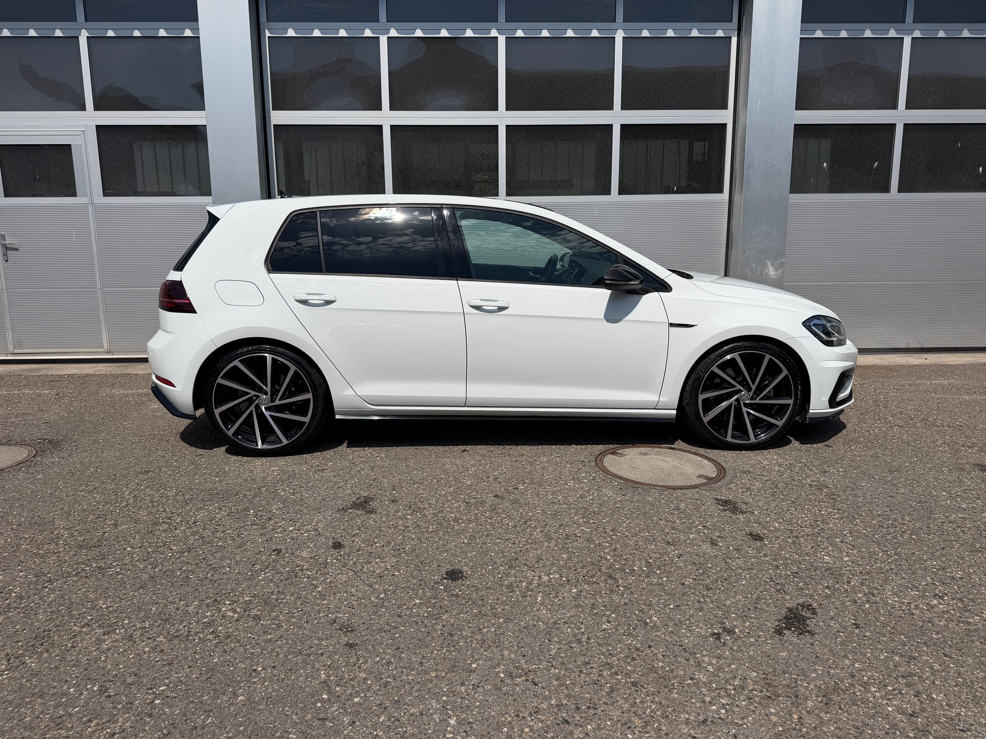 VW Golf 2.0 TSI R 4Motion DSG-image-14