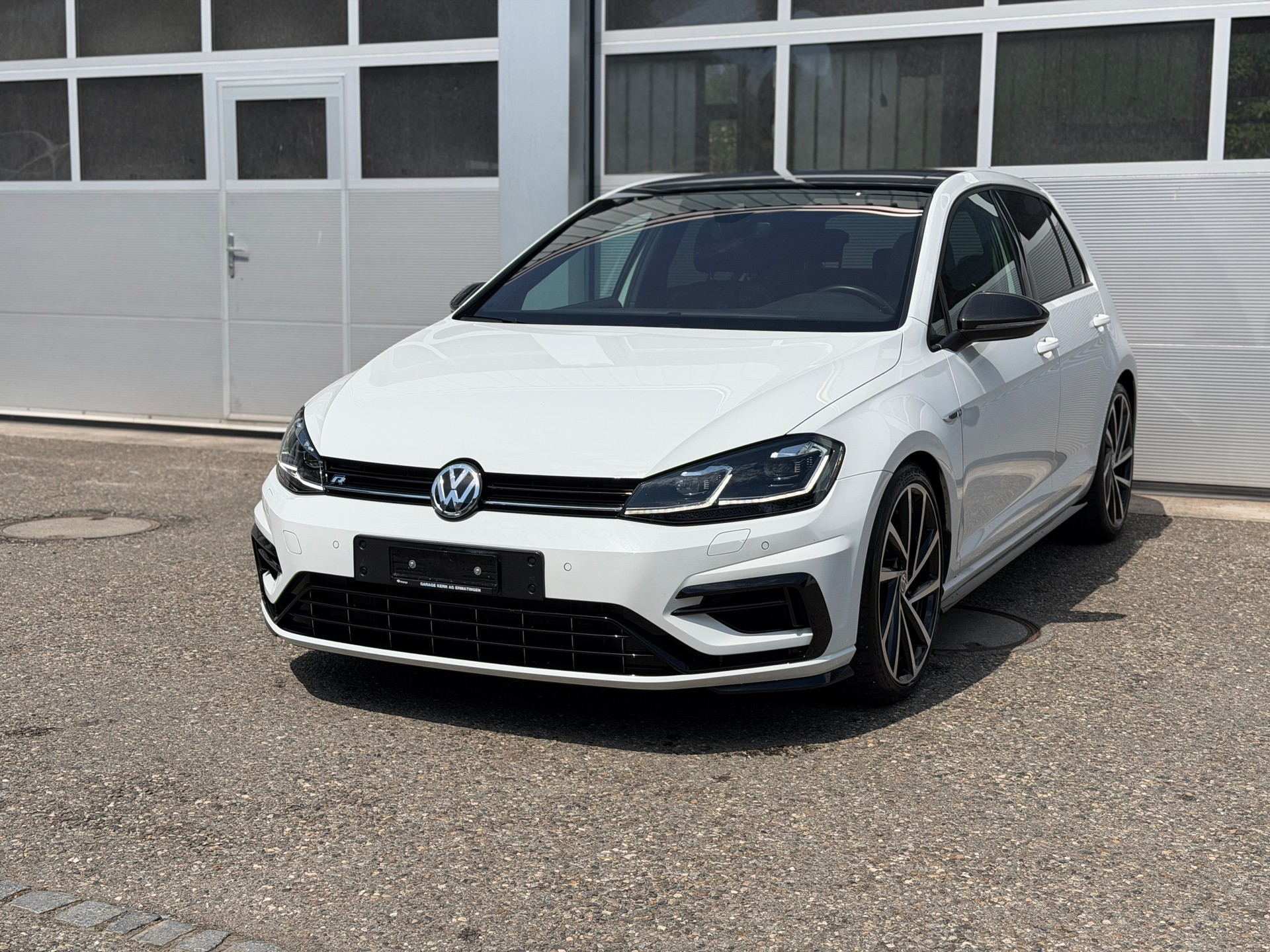 VW Golf 2.0 TSI R 4Motion DSG-image-0