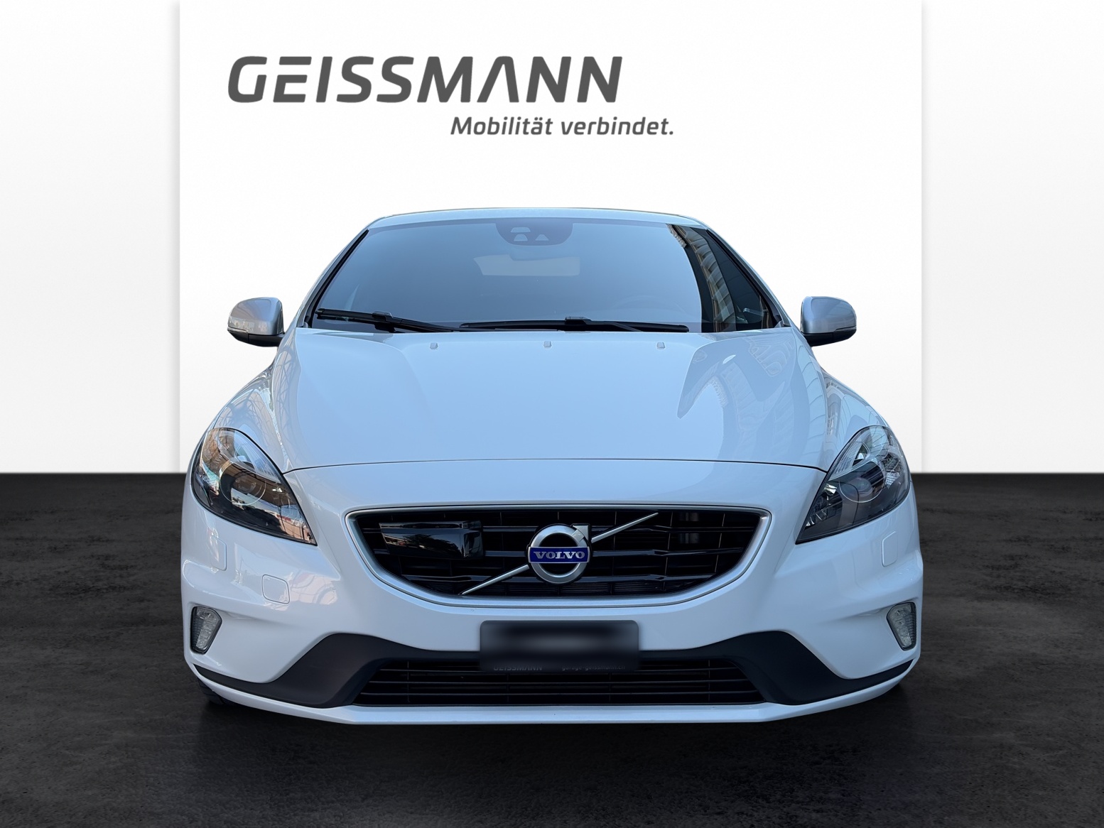 VOLVO V40 2.0 T5 Momentum R-Design S/S-image-6