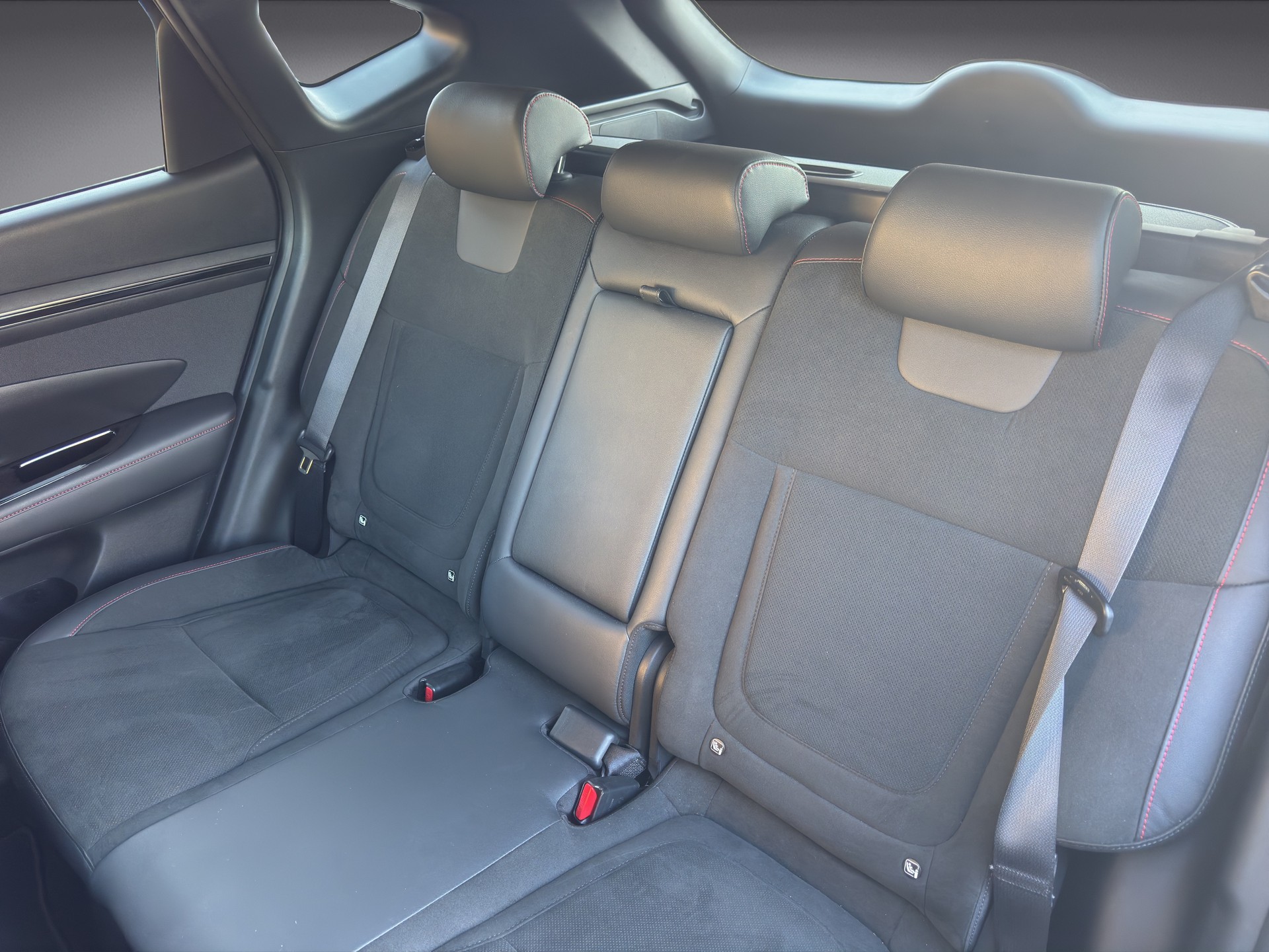 HYUNDAI Tucson 1.6 T-GDi HEV N-Line 4WD-image-14
