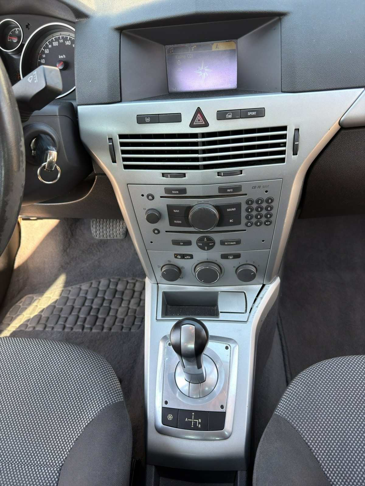 OPEL Astra Caravan 1.6i 16V Diamond Easytronic-image-10
