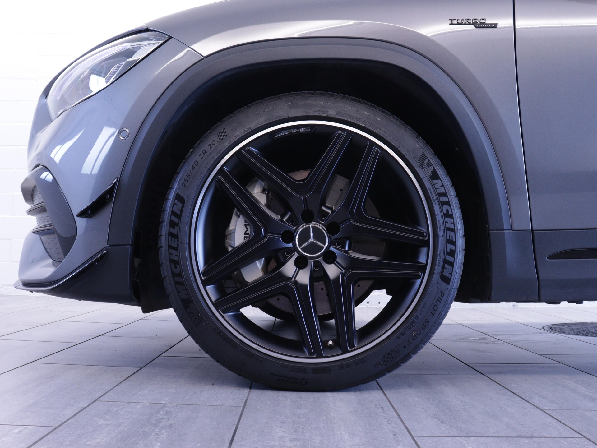 MERCEDES-BENZ GLA 35 AMG 4matic-image-11