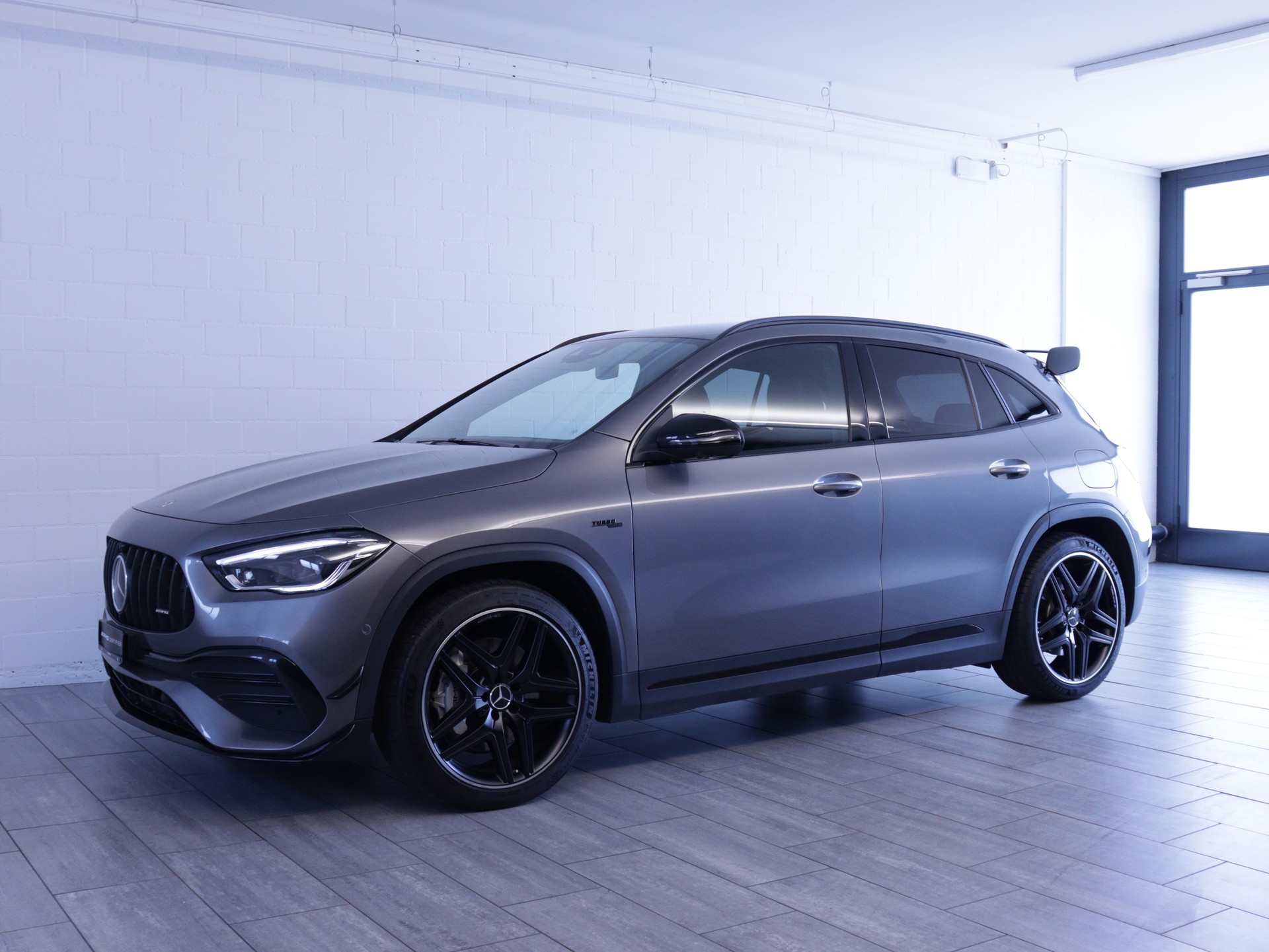 MERCEDES-BENZ GLA 35 AMG 4matic-image-1