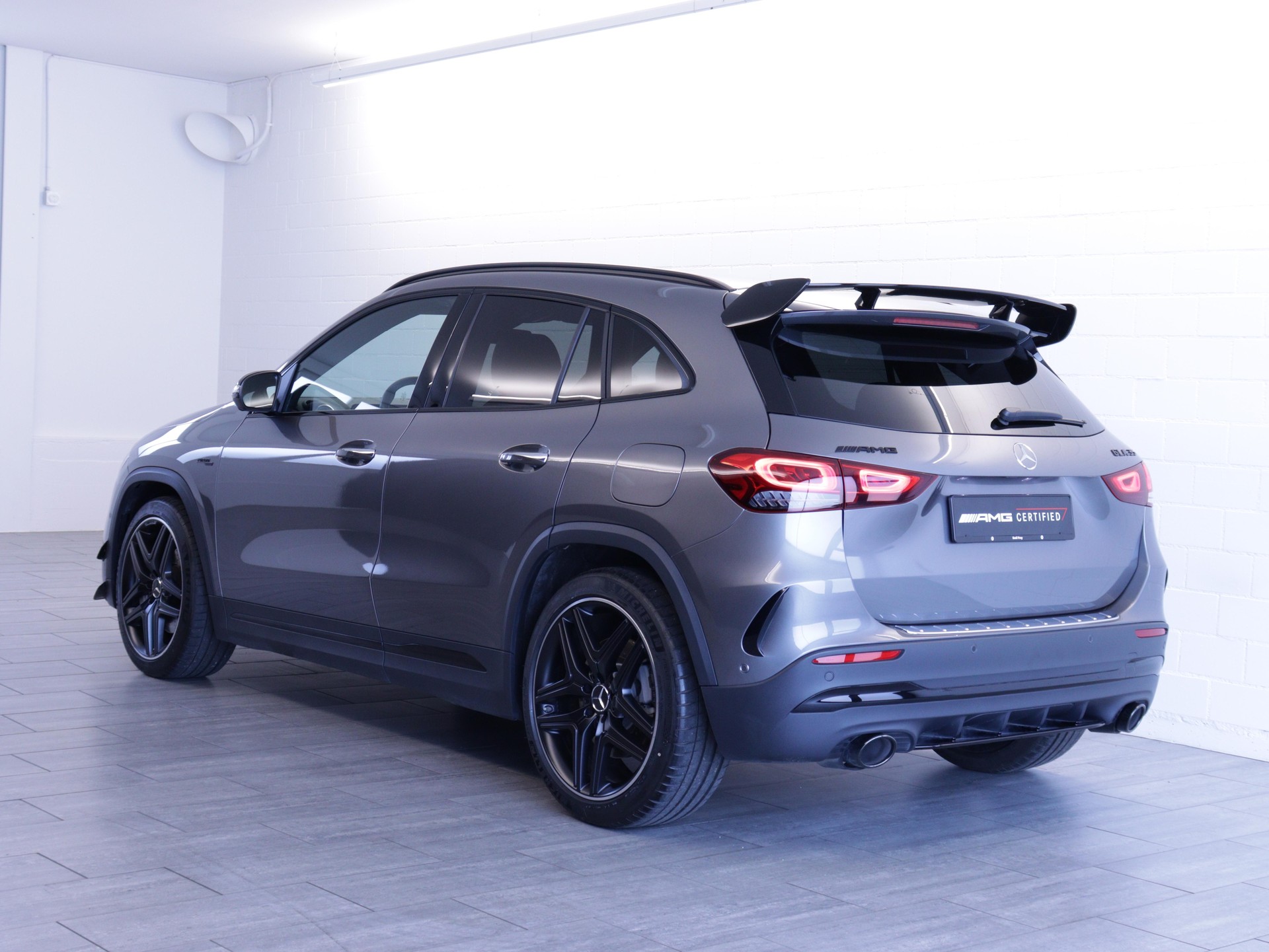 MERCEDES-BENZ GLA 35 AMG 4matic-image-3