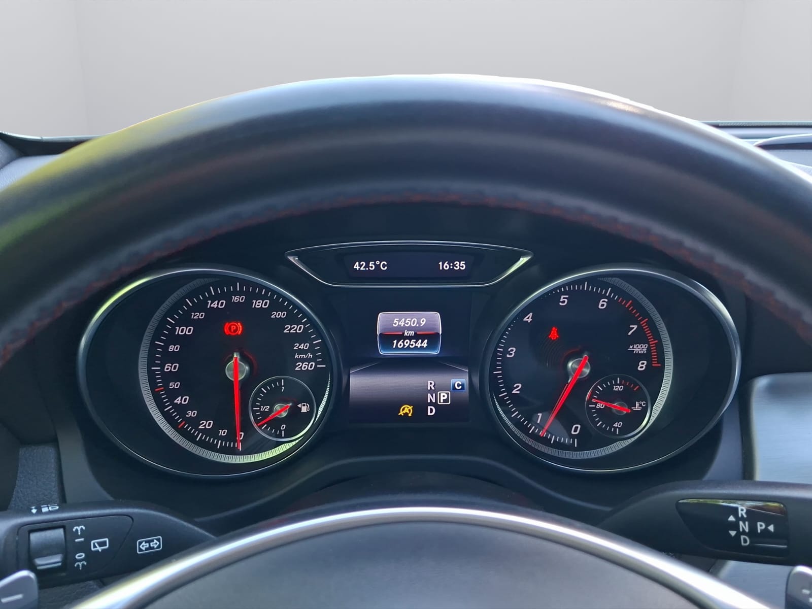 MERCEDES-BENZ GLA 250 Urban 4Matic 7G-DCT-image-18