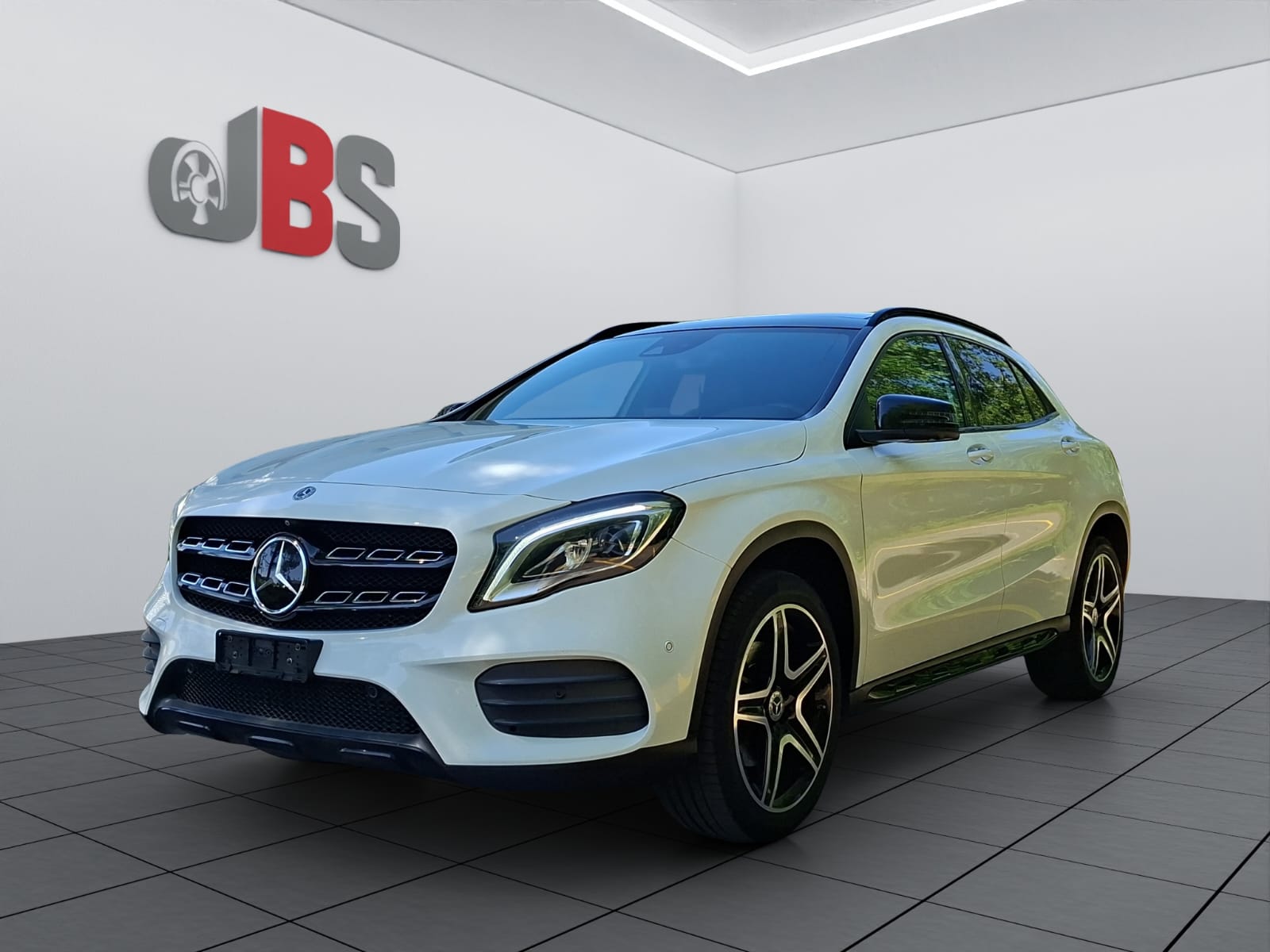 MERCEDES-BENZ GLA 250 Urban 4Matic 7G-DCT-image-0