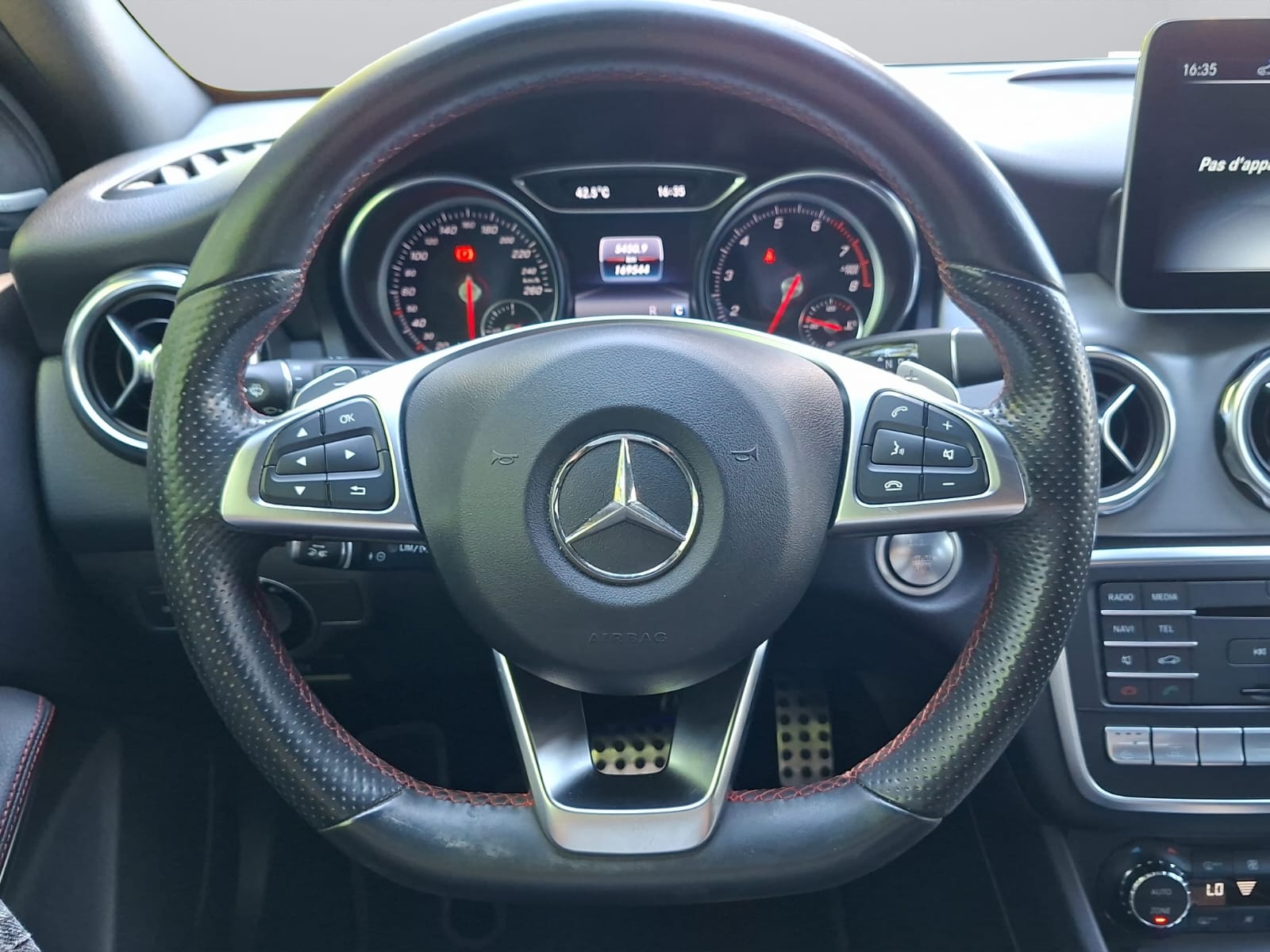 MERCEDES-BENZ GLA 250 Urban 4Matic 7G-DCT-image-13
