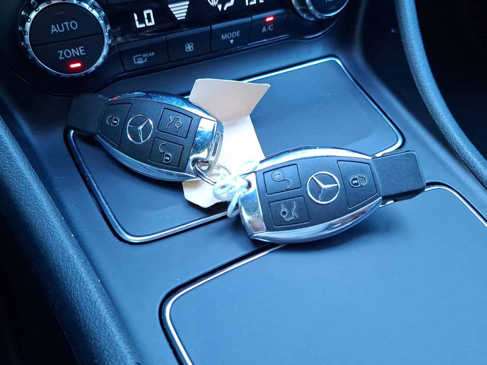 MERCEDES-BENZ GLA 250 Urban 4Matic 7G-DCT-image-20