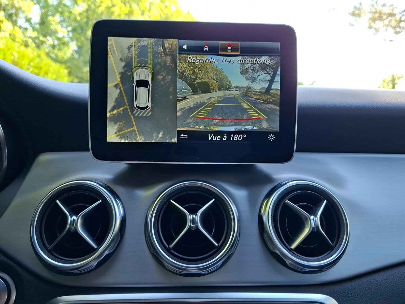 MERCEDES-BENZ GLA 250 Urban 4Matic 7G-DCT-image-17