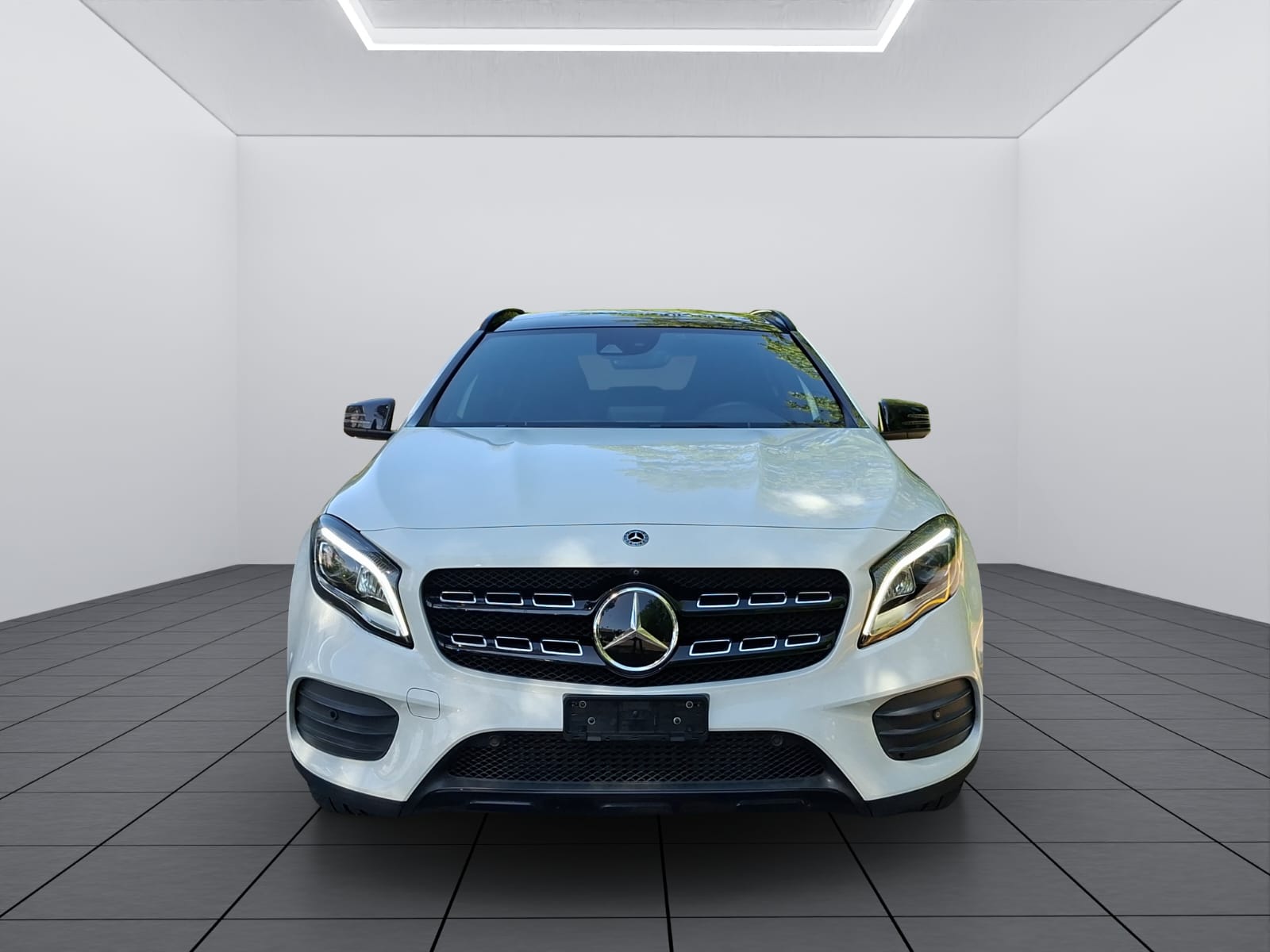 MERCEDES-BENZ GLA 250 Urban 4Matic 7G-DCT-image-1