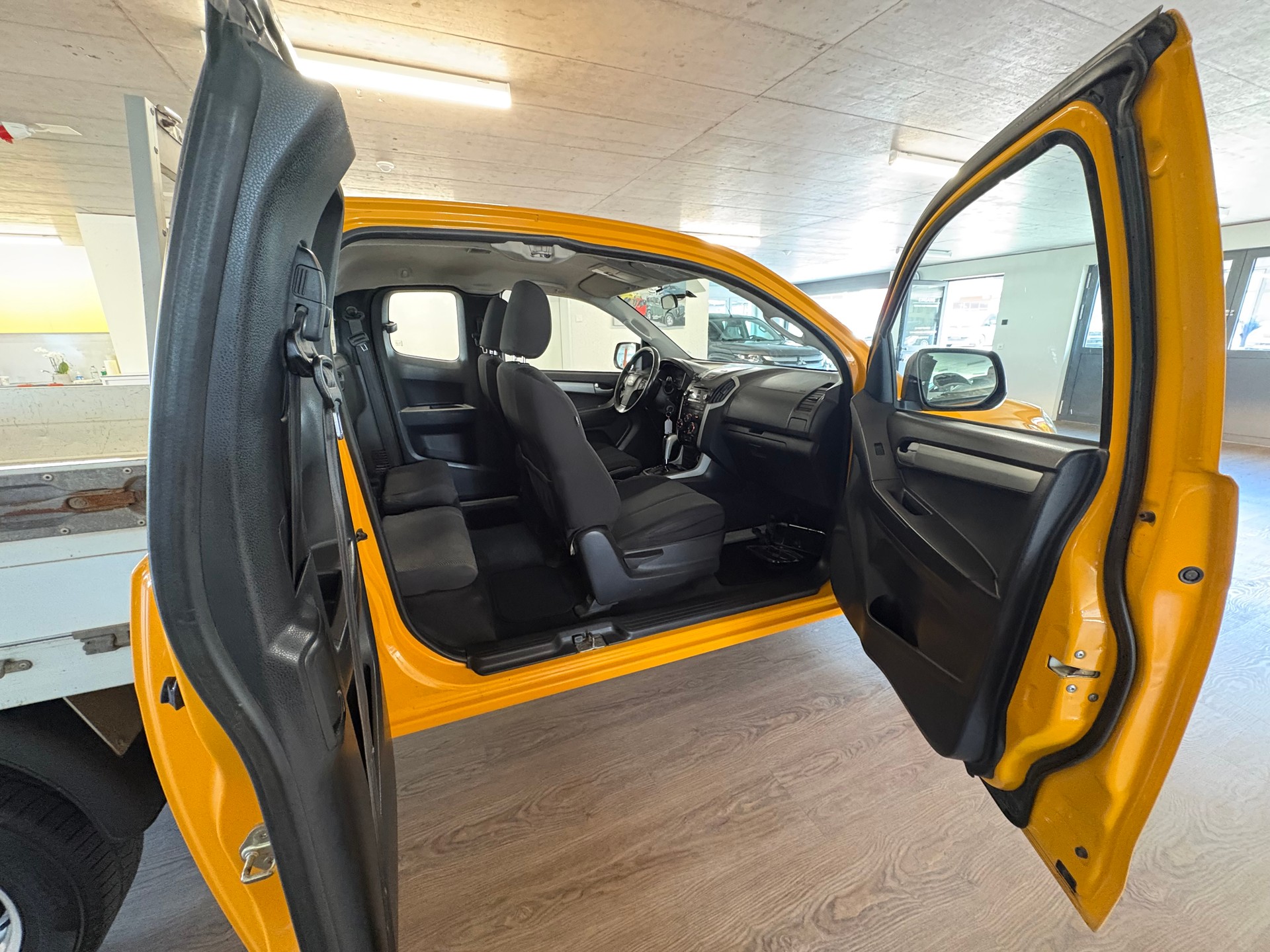 ISUZU D-MAX 2.5 SpaceCab Solar 4x4 A-image-11