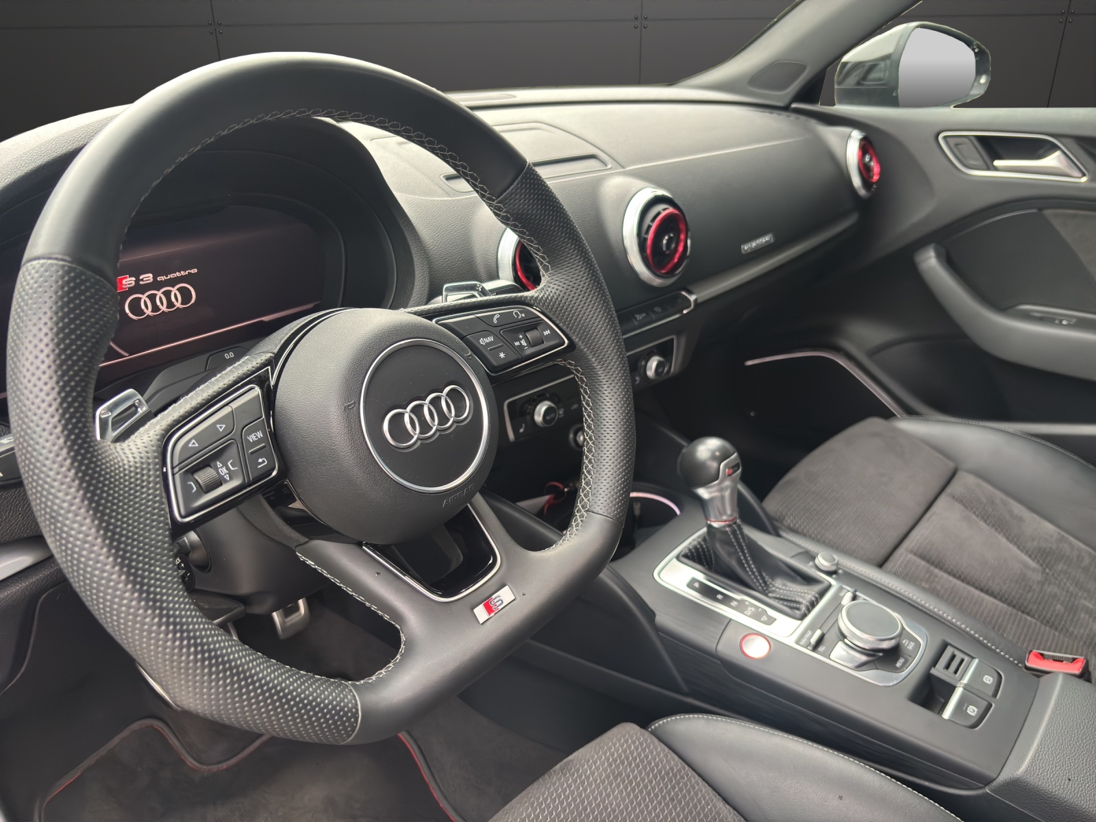 AUDI S3 Sportback 2.0 TFSI quattro S-tronic-image-4