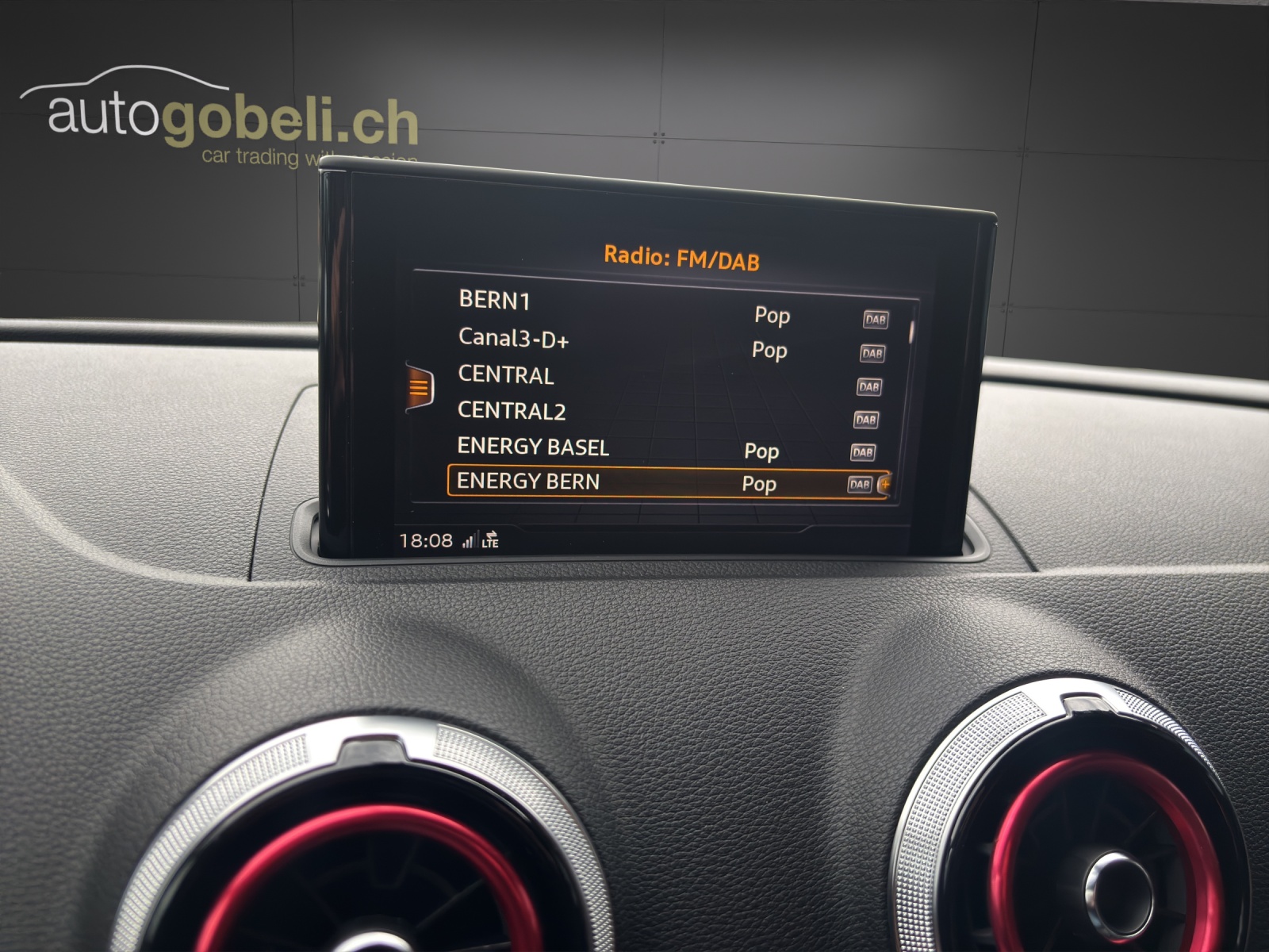 AUDI S3 Sportback 2.0 TFSI quattro S-tronic-image-9