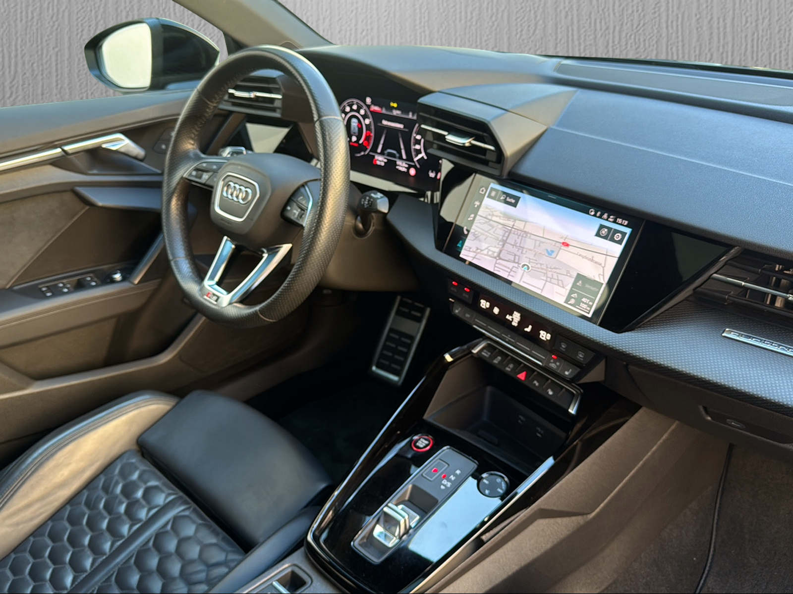 AUDI RS3 Sportback 2.5 TSI quattro S-tronic*Panoramadach*Head Up Display*-image-11