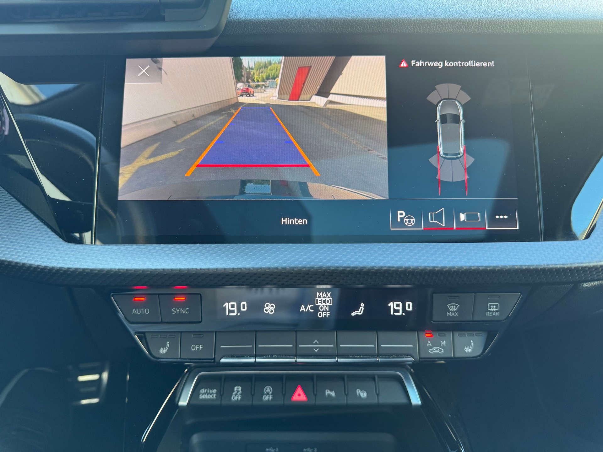 AUDI RS3 Sportback 2.5 TSI quattro S-tronic*Panoramadach*Head Up Display*-image-14
