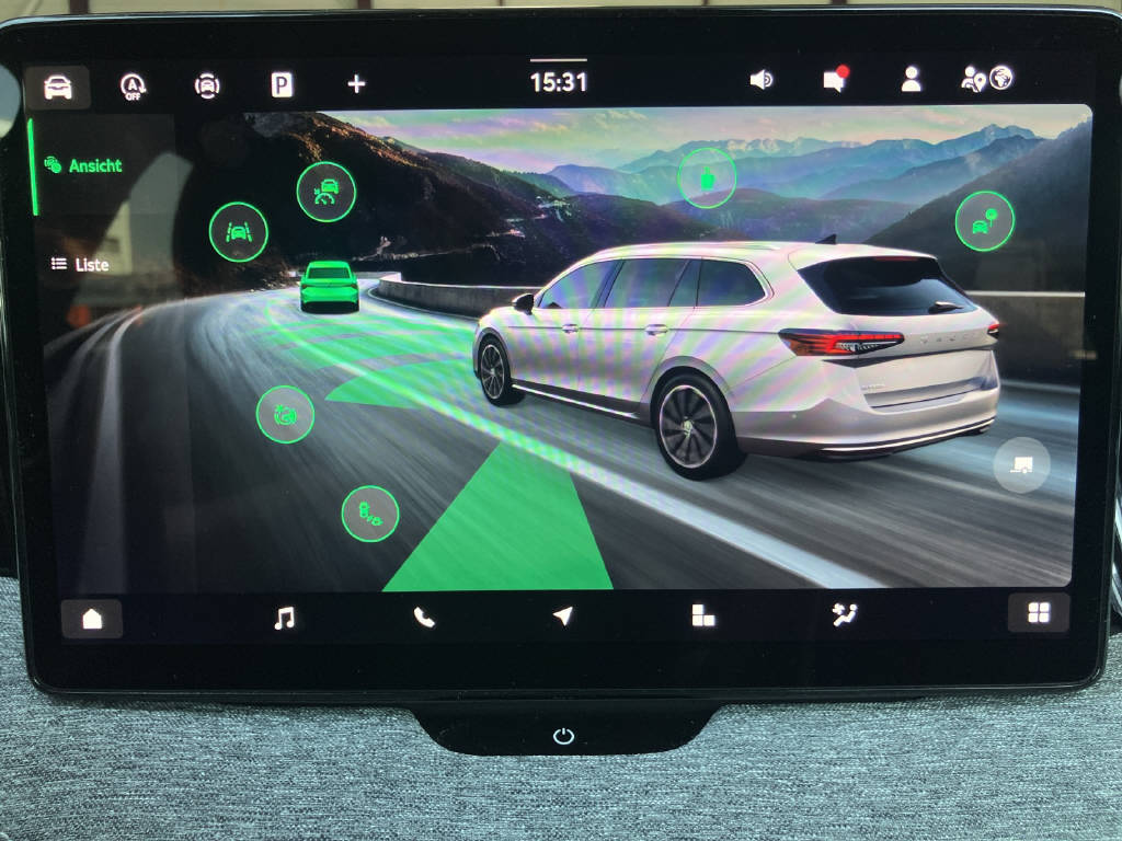 SKODA Superb Combi 2.0 TDI Selection 4x4 DSG-image-18