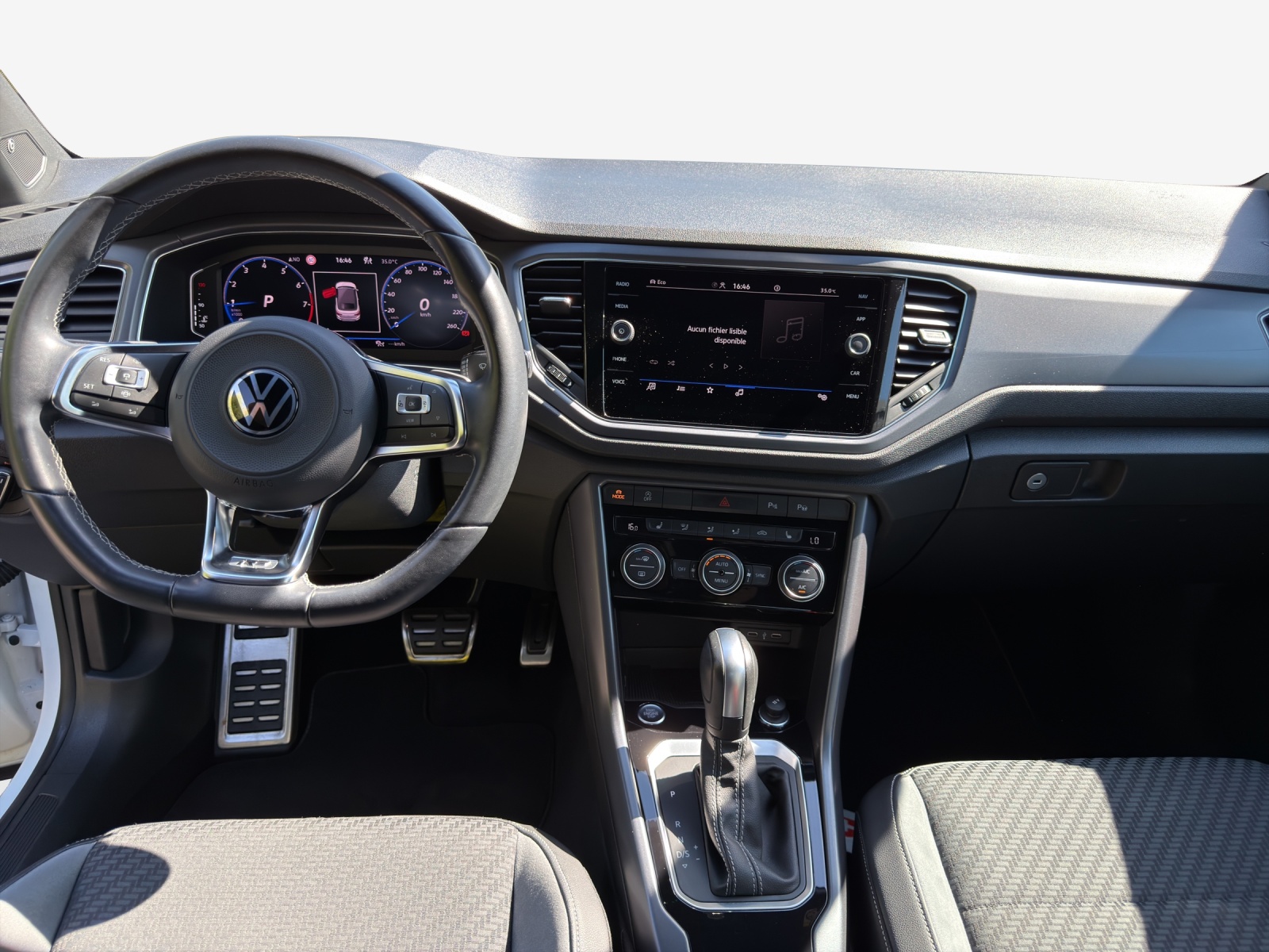 VW T-Roc Cabriolet 1.5 TSI EVO Black & White DSG-image-11