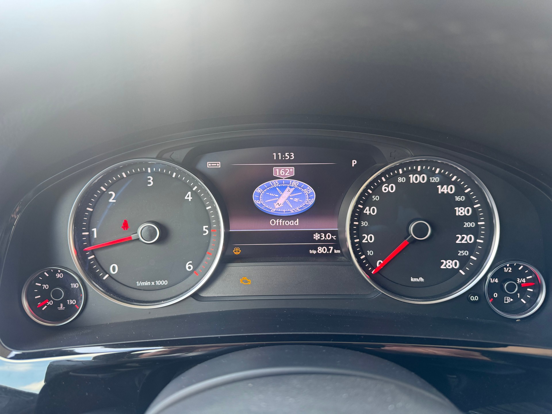VW Touareg 4.2 TDI Tiptronic-image-15